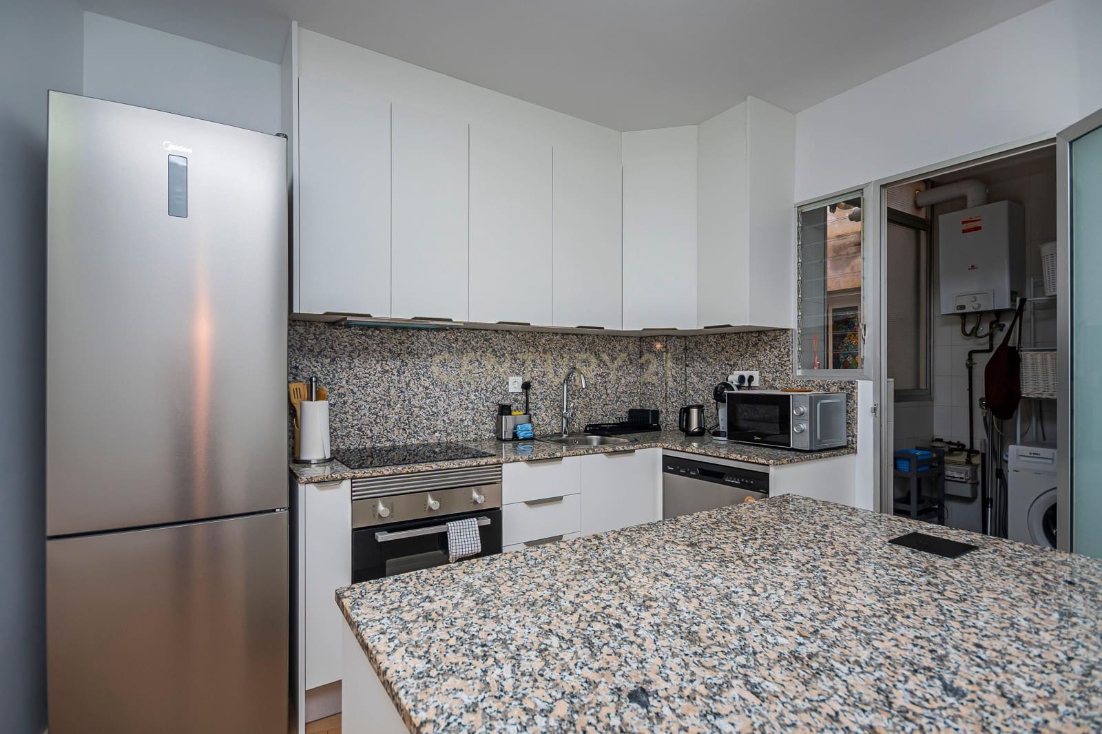 3 slaapkamer Flat te huur in Alicante stad - € 1.100 (Ref: 9335685)