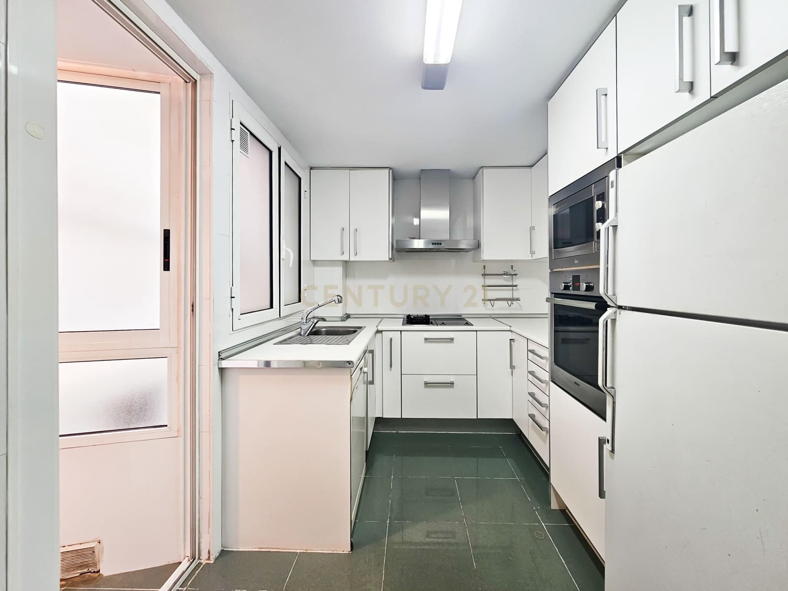 2 sovrum Lägenhet att hyra i Alicante stad med garage - 1 250 € (Ref: 9338757)