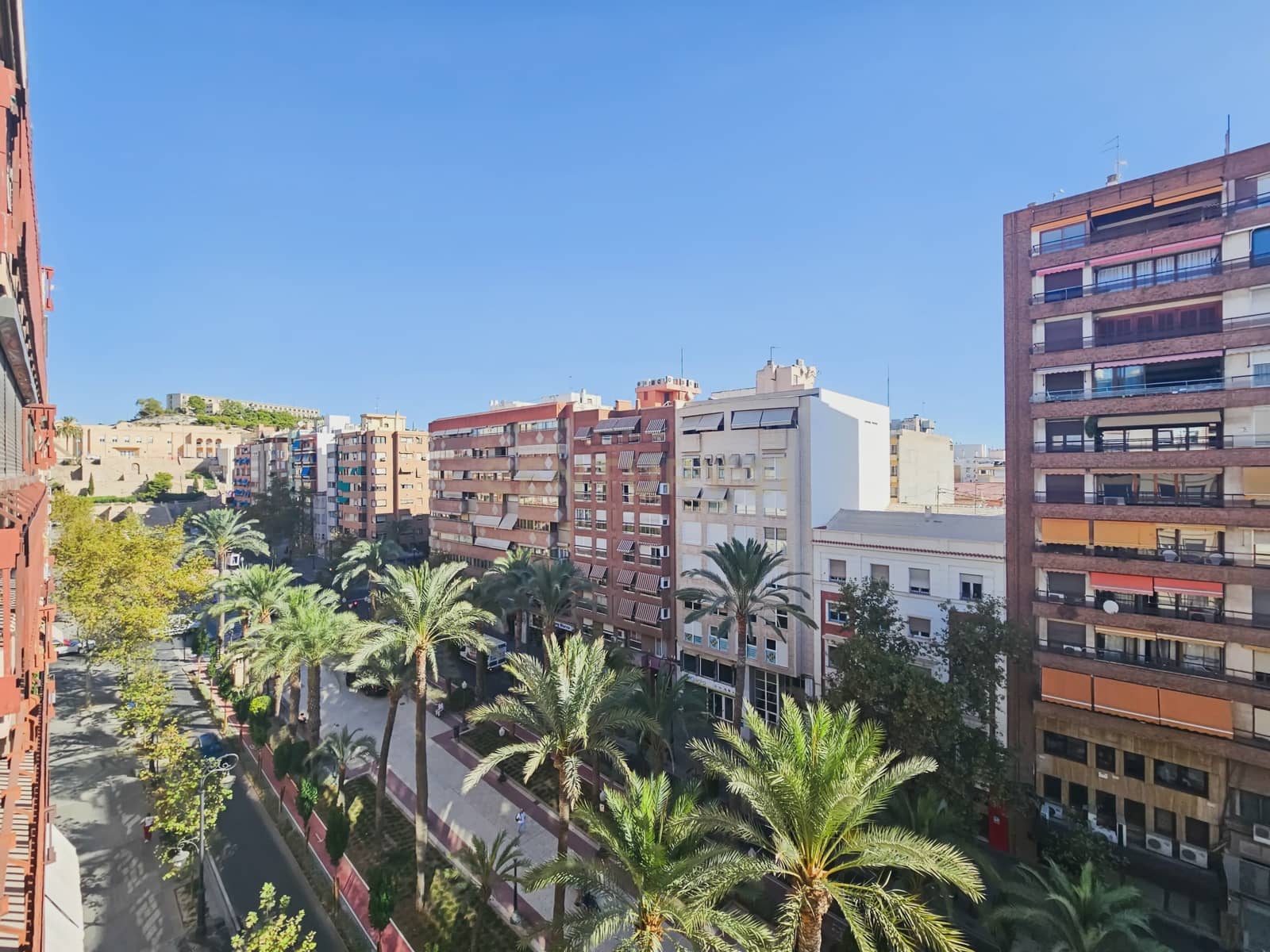 2 sovrum Lägenhet att hyra i Alicante stad med garage - 1 250 € (Ref: 9338757)