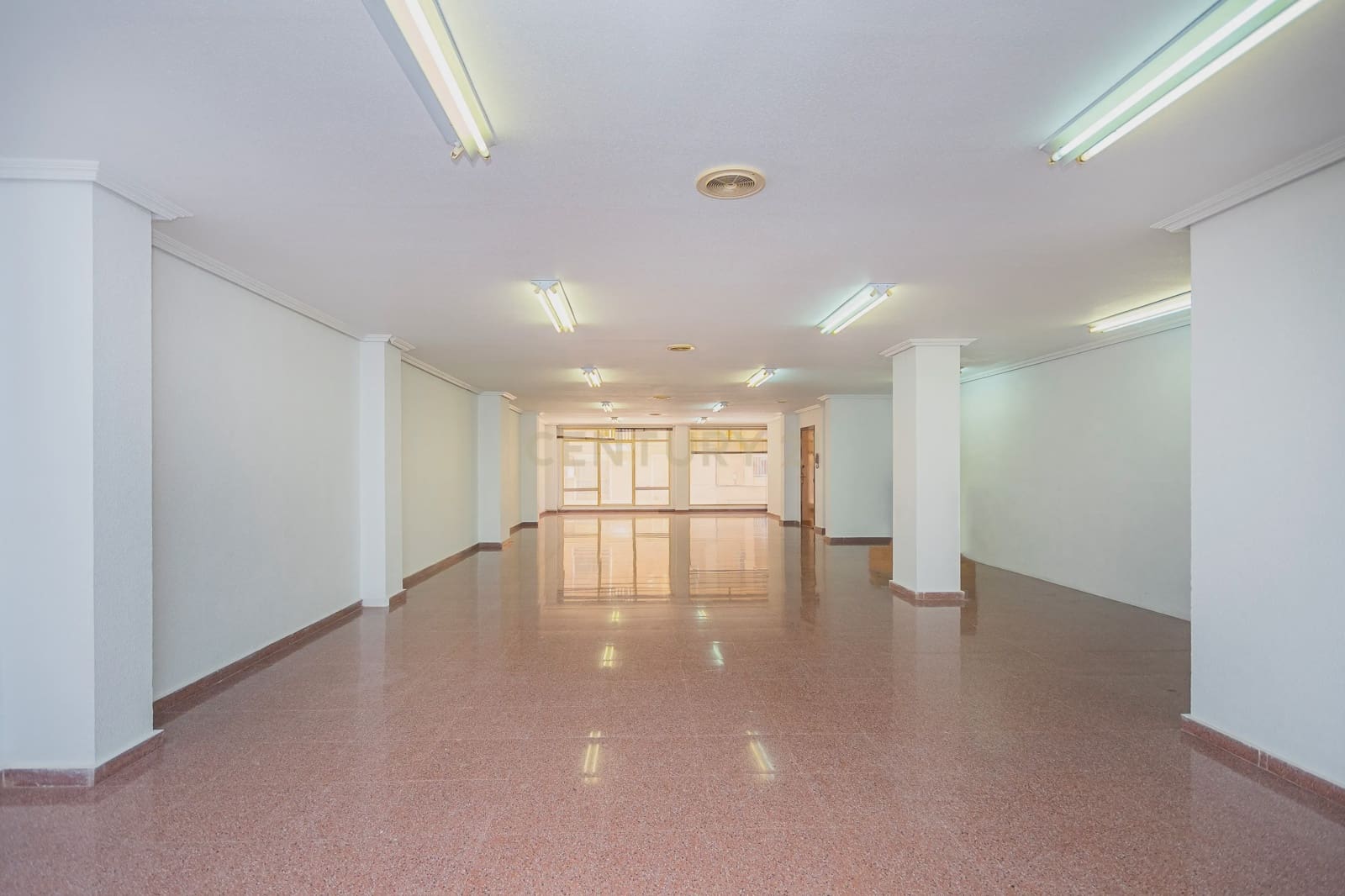 Kommersiell til salgs i Elche / Elx - € 120 000 (Ref: 9338758)