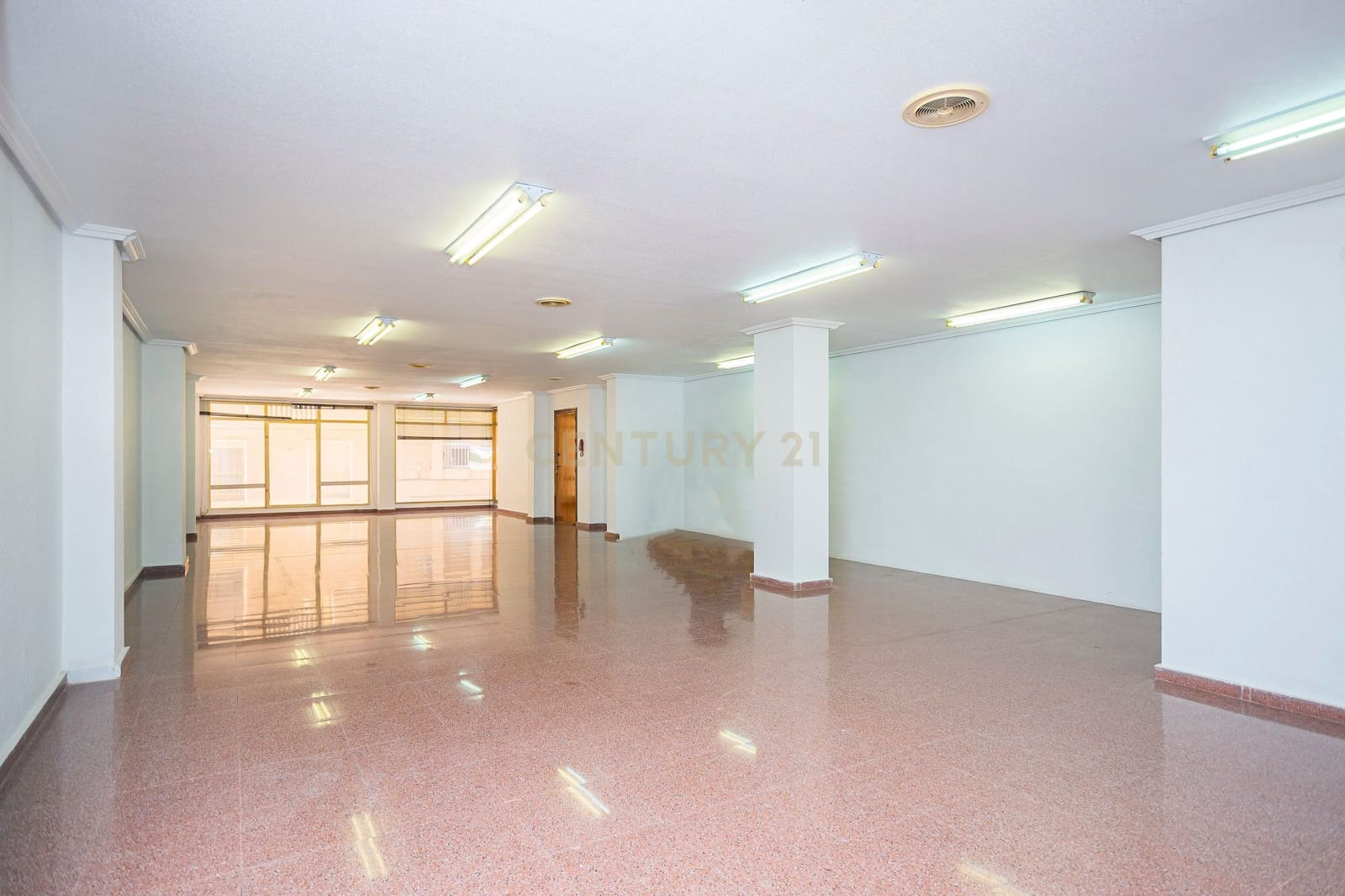 Kommersiell til salgs i Elche / Elx - € 120 000 (Ref: 9338758)