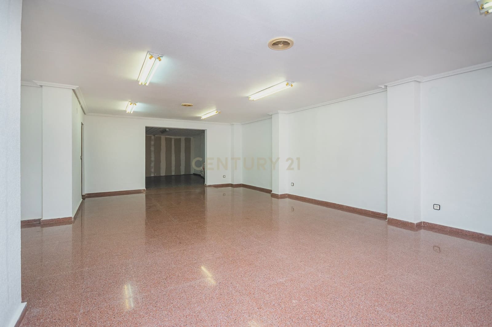 Kommersiell til salgs i Elche / Elx - € 120 000 (Ref: 9338758)