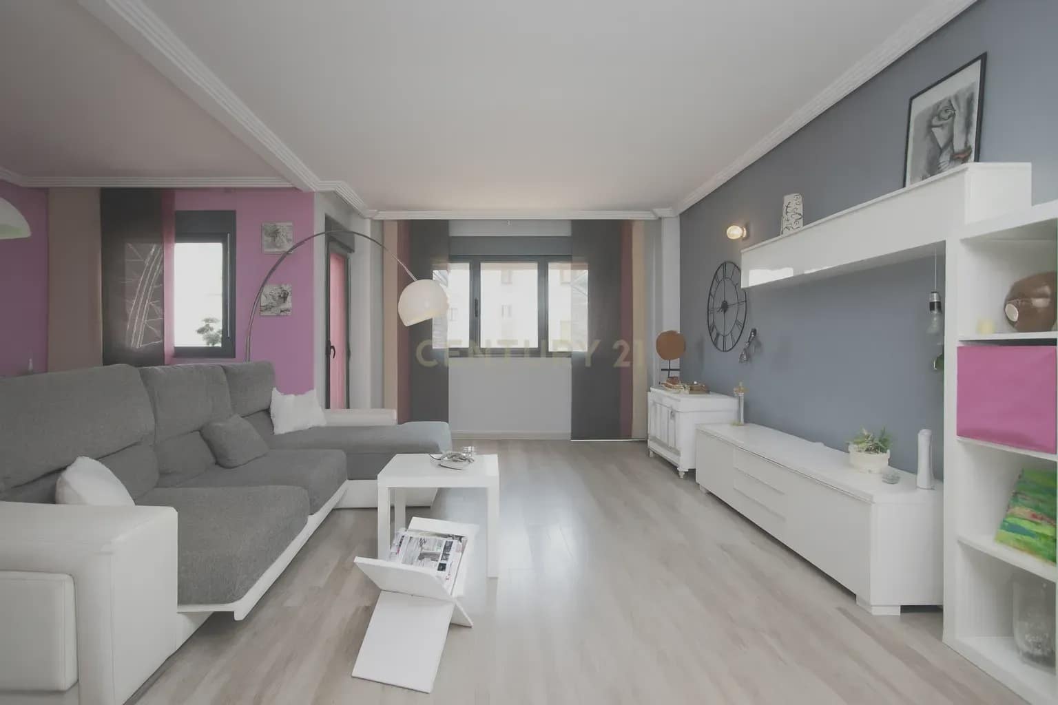 2 soveværelse Lejlighed til salg i Alicante by med swimmingpool - € 295.000 (Ref: 9338759)