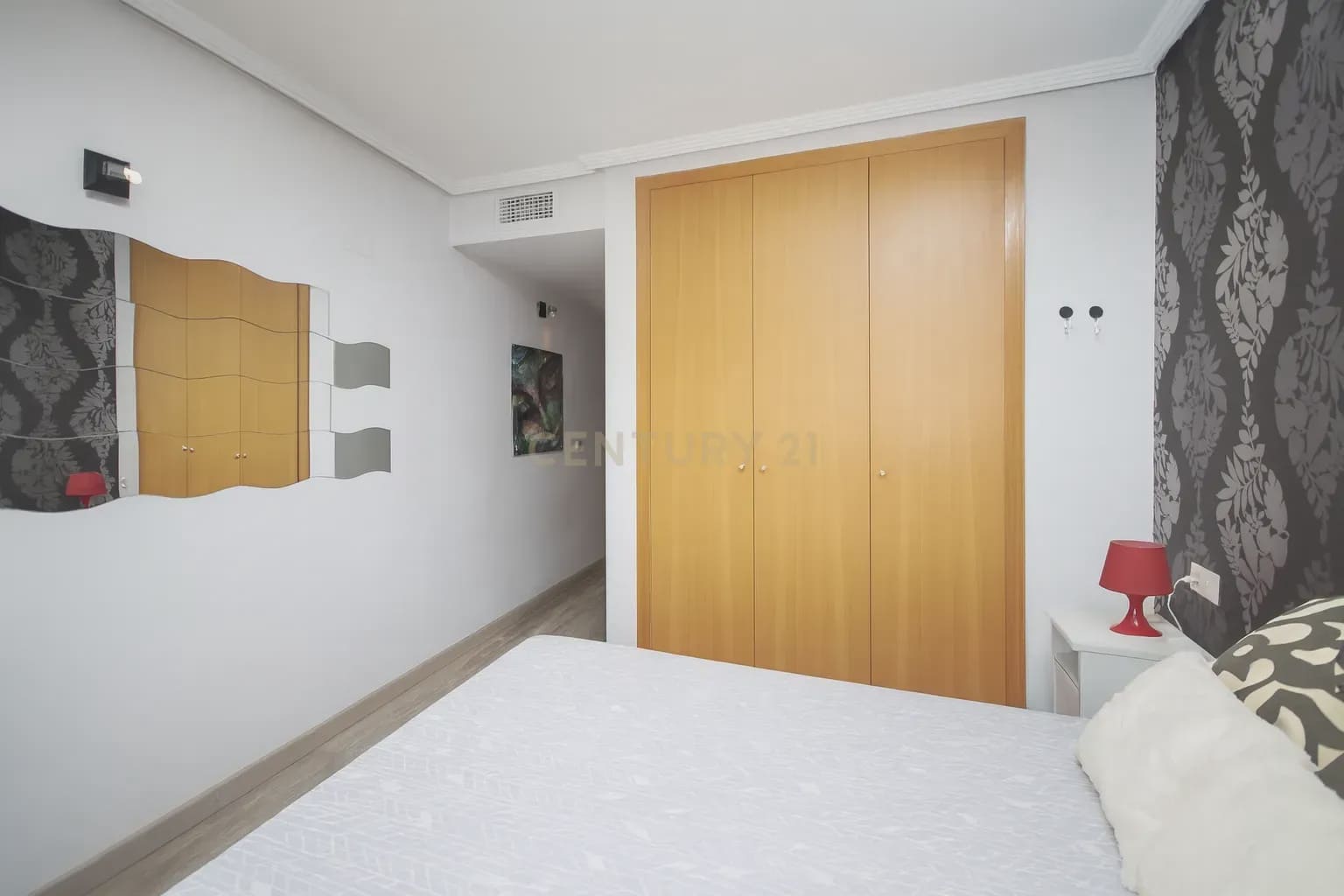 2 soveværelse Lejlighed til salg i Alicante by med swimmingpool - € 295.000 (Ref: 9338759)