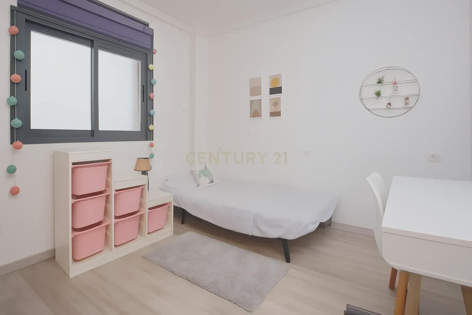 2 soveværelse Lejlighed til salg i Alicante by med swimmingpool - € 295.000 (Ref: 9338759)