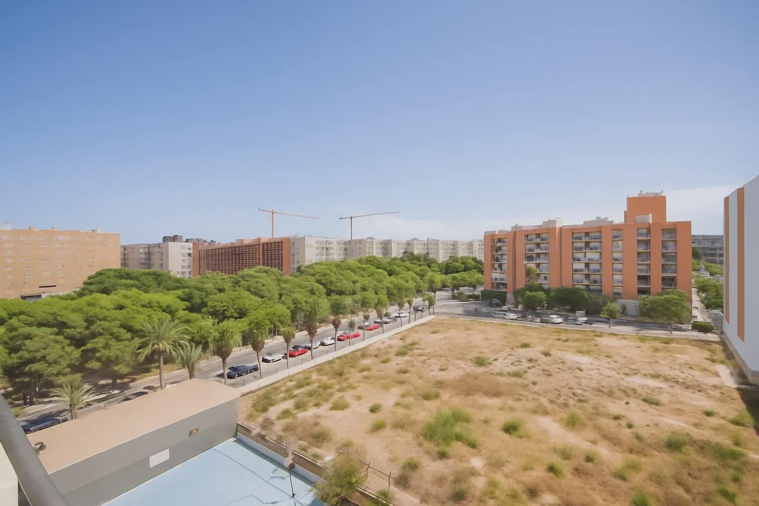 2 soveværelse Lejlighed til salg i Alicante by med swimmingpool - € 295.000 (Ref: 9338759)