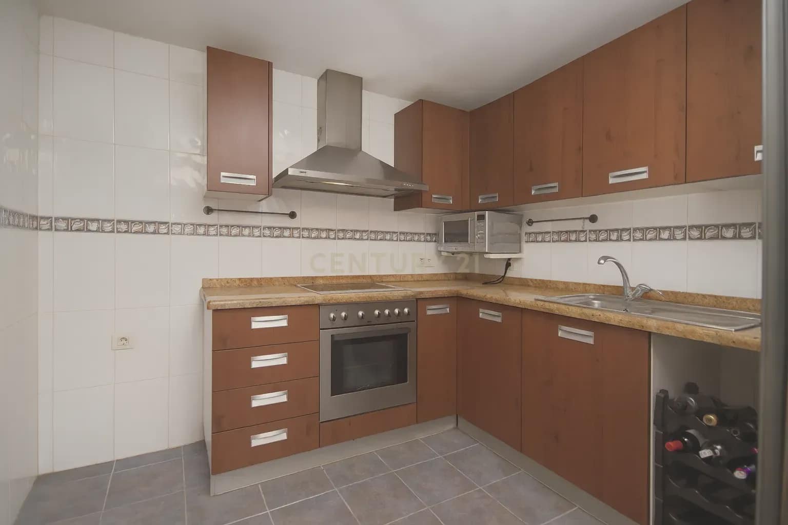 2 soveværelse Lejlighed til salg i Alicante by med swimmingpool - € 295.000 (Ref: 9338759)