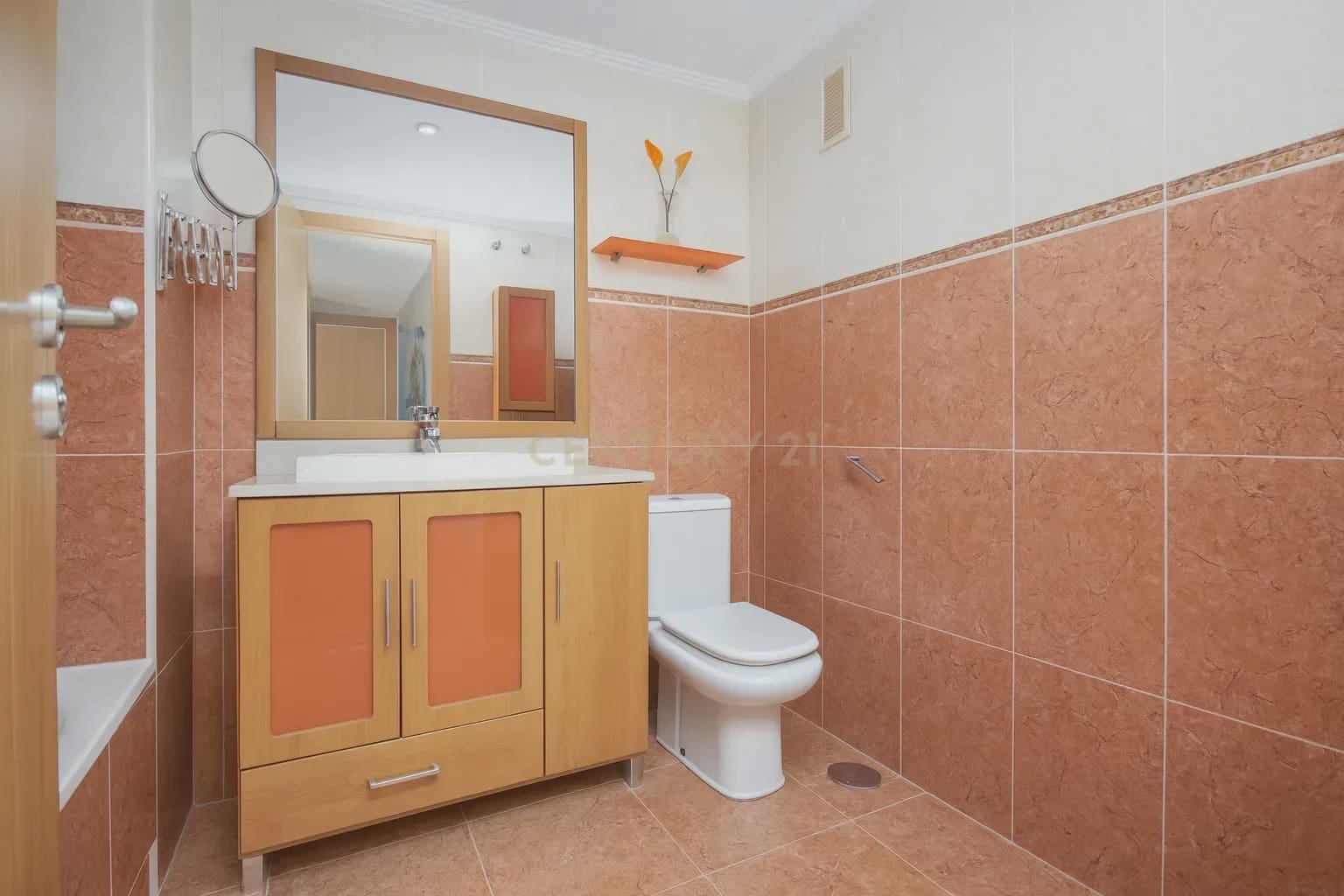 2 soveværelse Lejlighed til salg i Alicante by med swimmingpool - € 295.000 (Ref: 9338759)