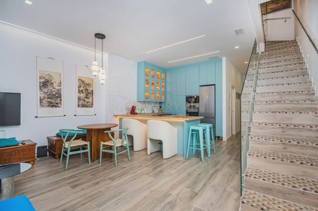 4 bedroom Townhouse for sale in Carolinas Bajas, Alicante / Alacant city - € 595,000 (Ref: 9343048)