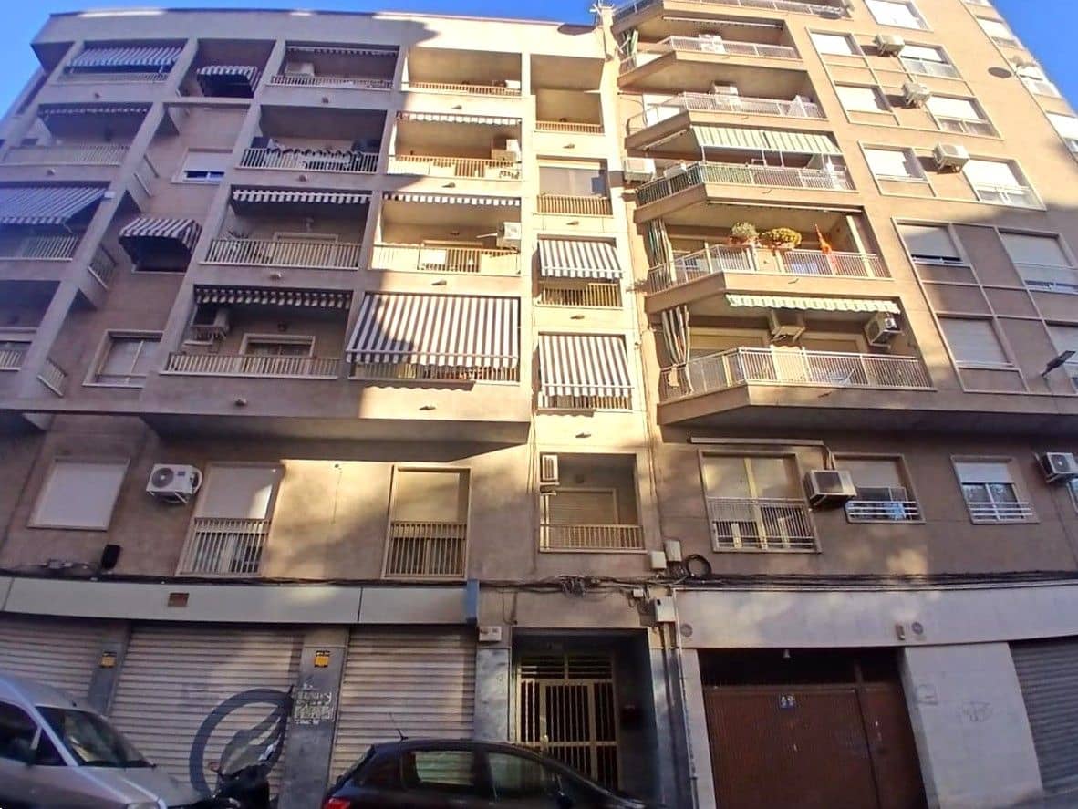 Piso de 4 habitaciones en Elche / Elx en venta - 139.000 € (Ref: 9592256)