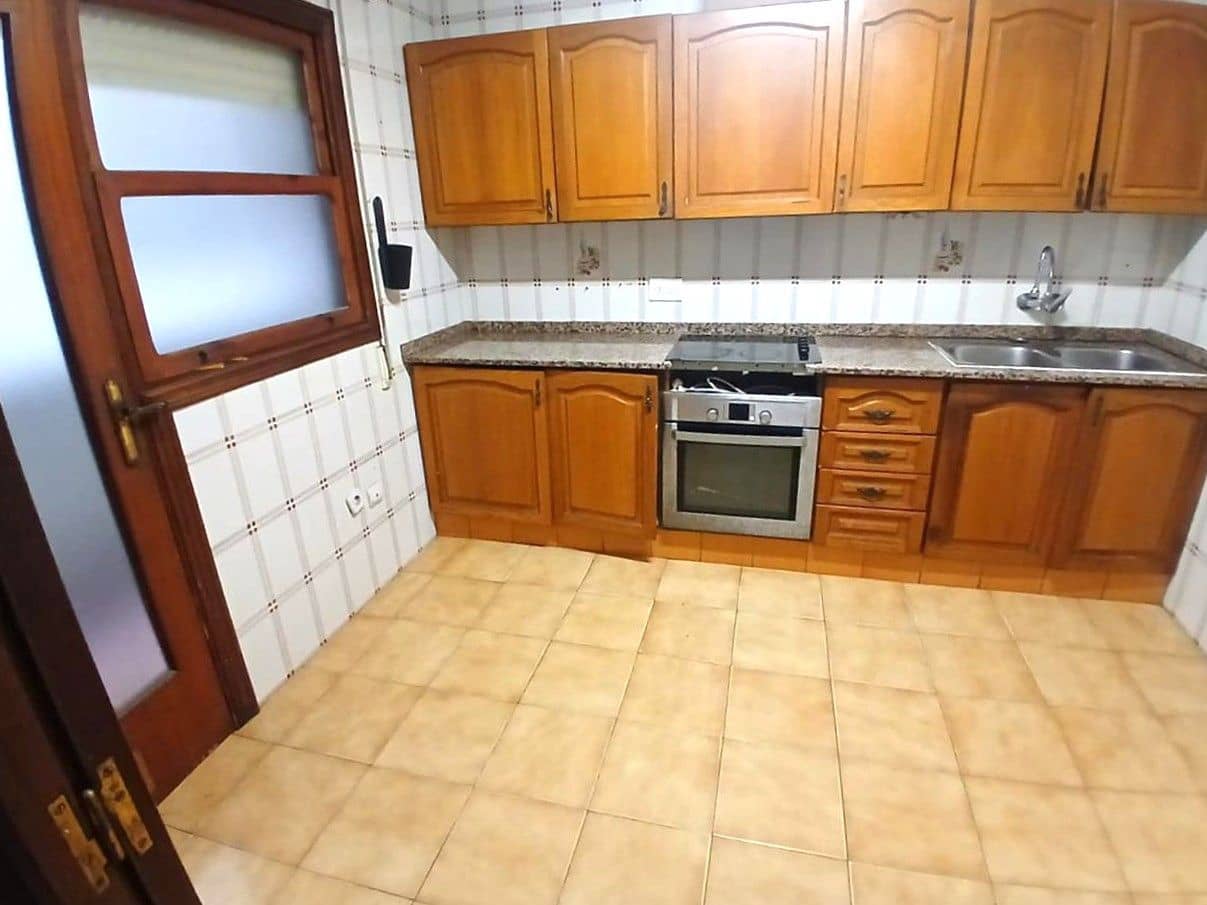 Piso de 4 habitaciones en Elche / Elx en venta - 139.000 € (Ref: 9592256)