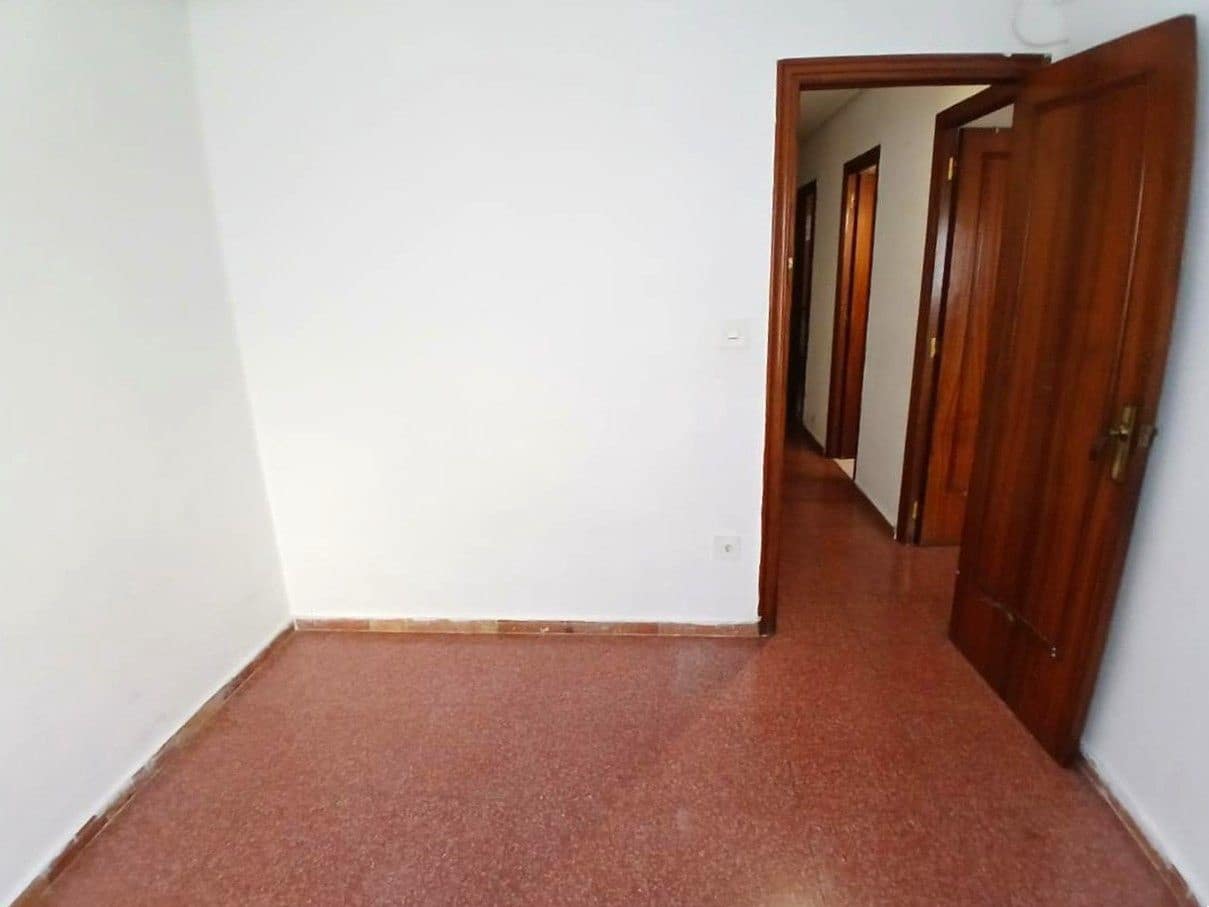Piso de 4 habitaciones en Elche / Elx en venta - 139.000 € (Ref: 9592256)
