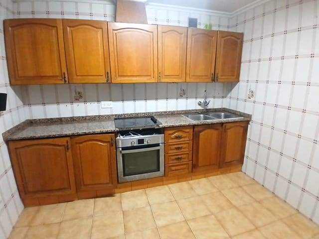 Piso de 4 habitaciones en Carrús Oest - El Toscar, Elche / Elx en venta - 139.000 € (Ref: 9592256)