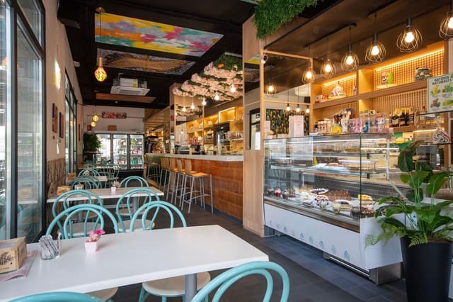 Commercieel te koop in PAU, Alicante stad - € 250.000 (Ref: 9592260)