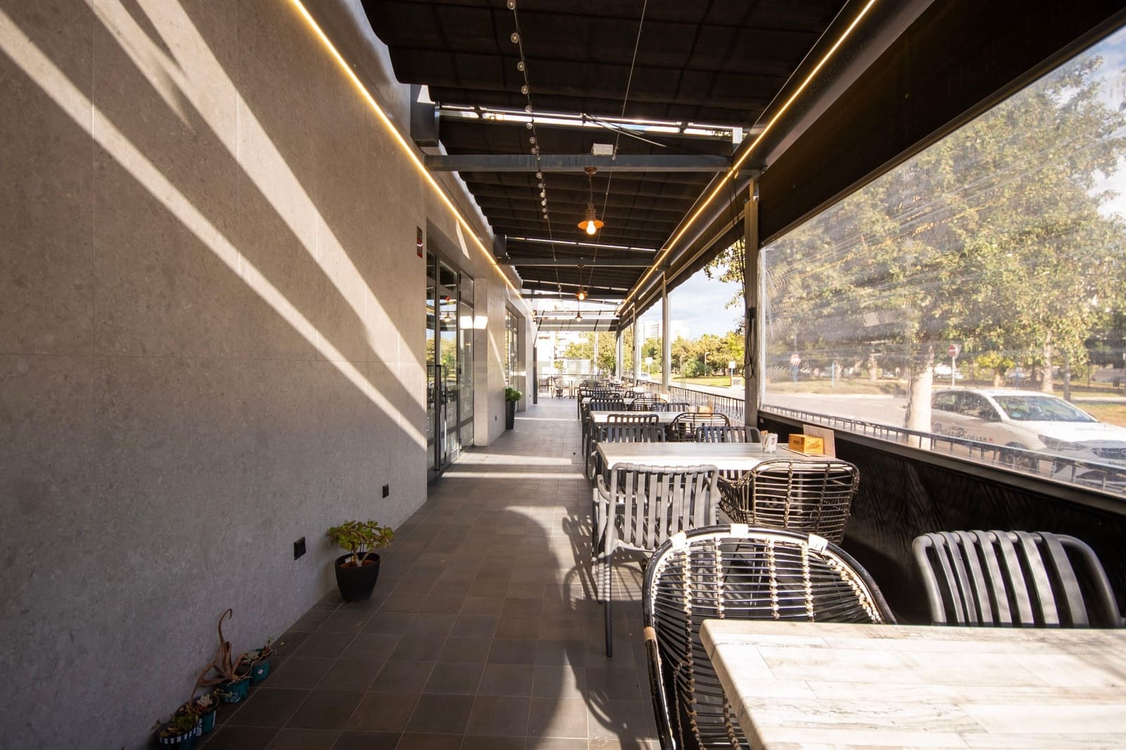 Commercieel te koop in Alicante stad - € 250.000 (Ref: 9592260)