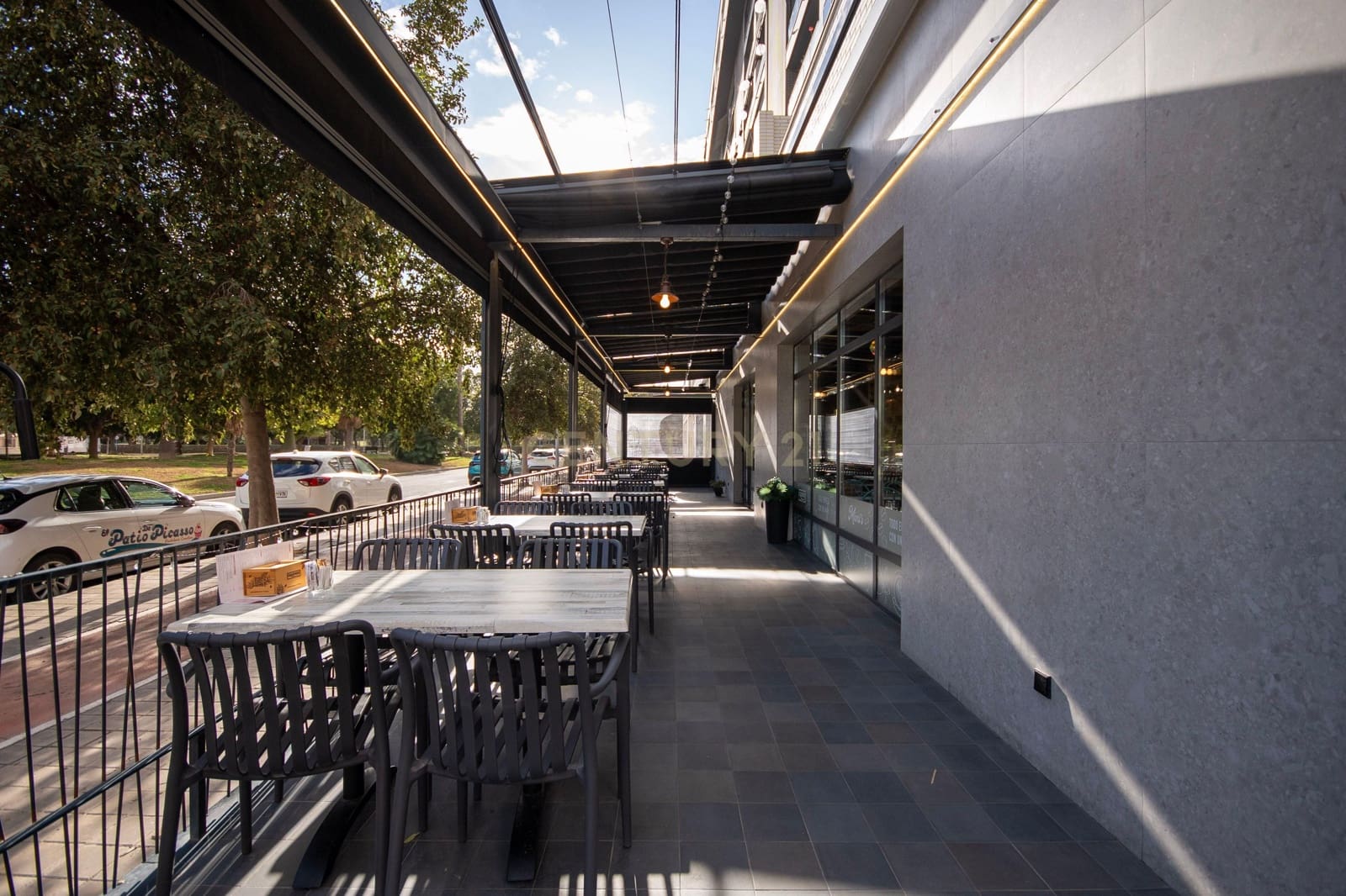 Commercieel te koop in Alicante stad - € 250.000 (Ref: 9592260)