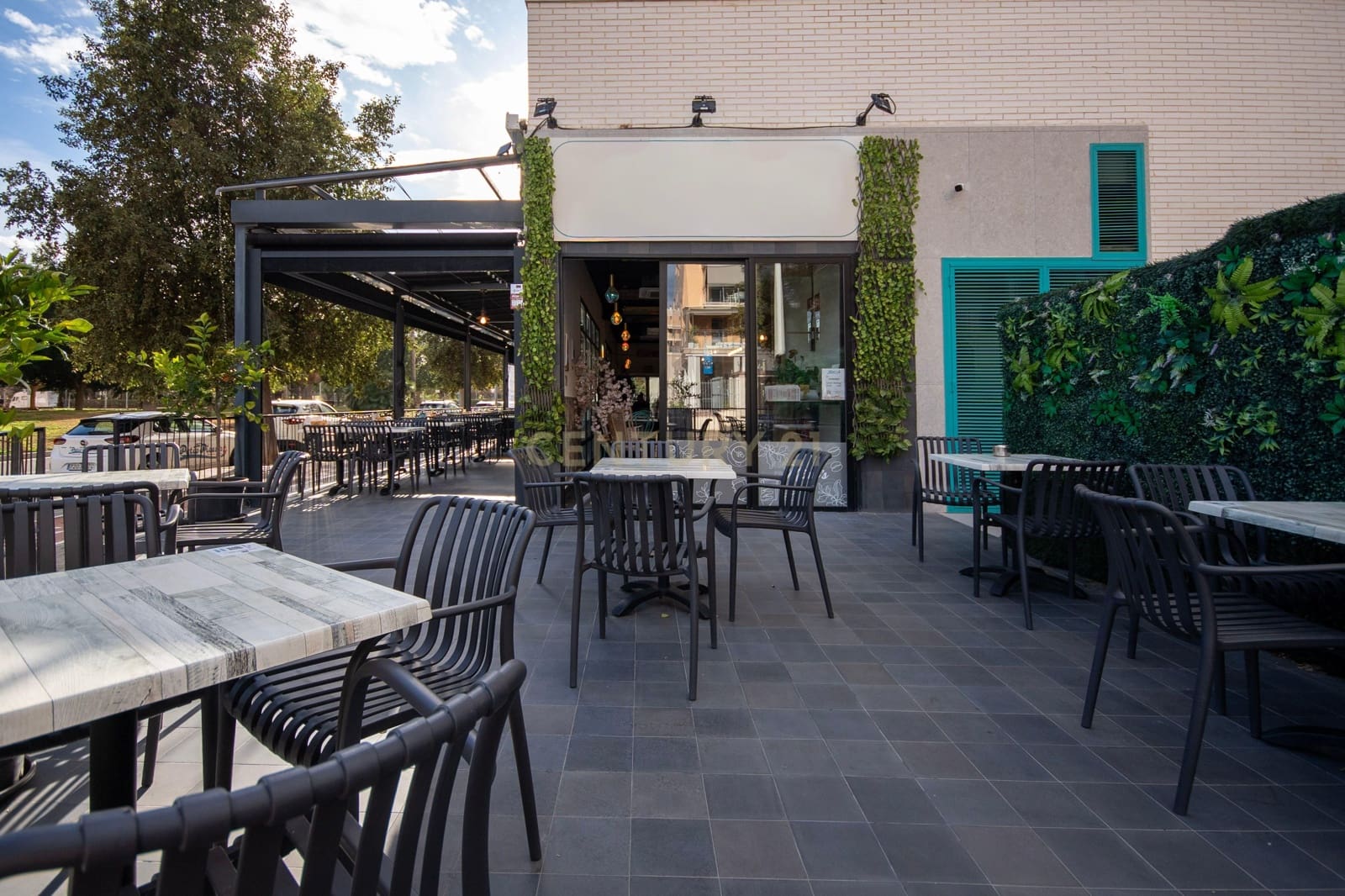 Commercieel te koop in Alicante stad - € 250.000 (Ref: 9592260)