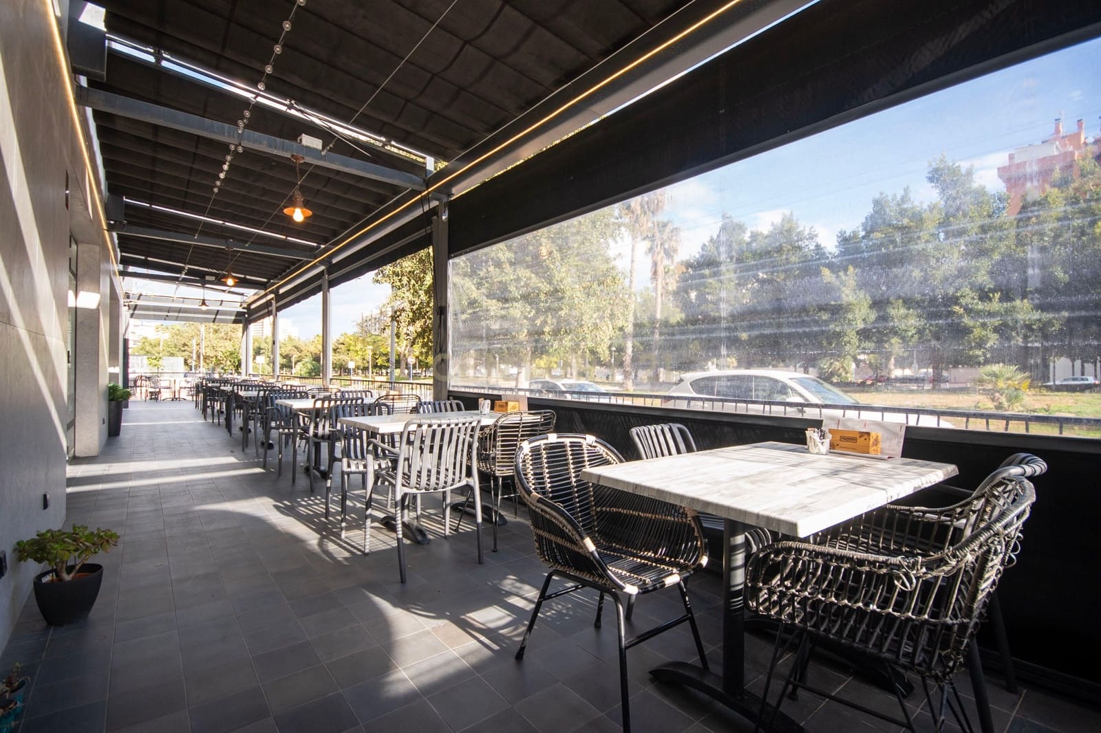 Commercieel te koop in Alicante stad - € 250.000 (Ref: 9592260)