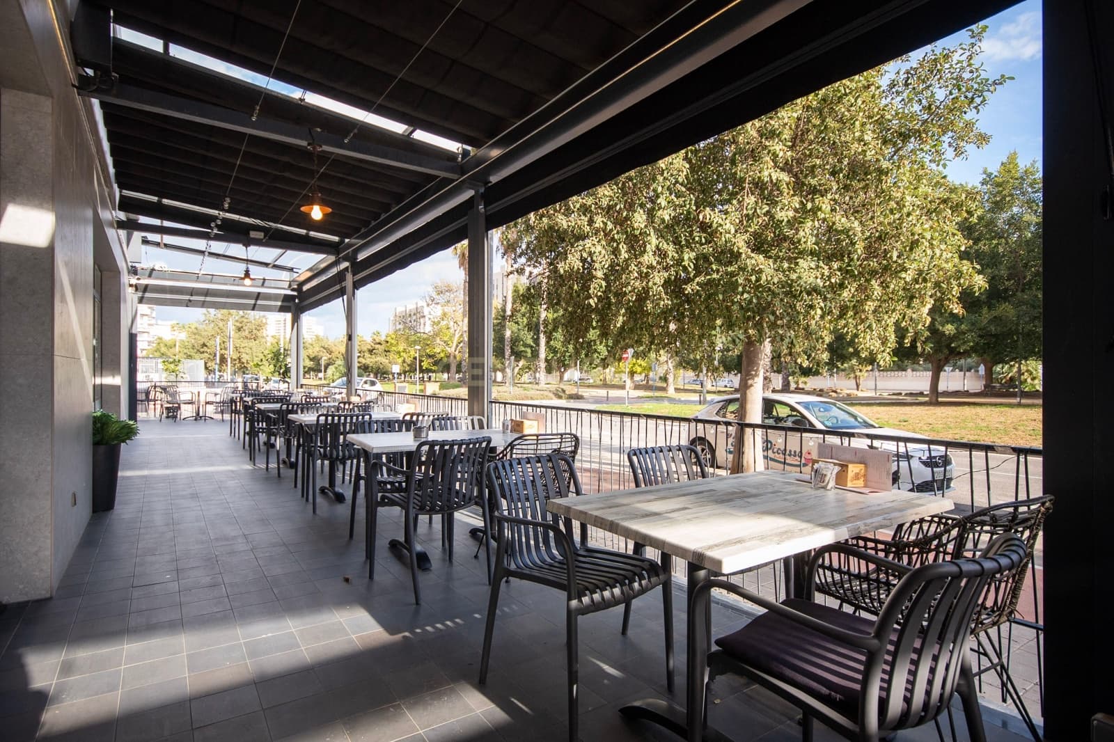 Commercieel te koop in Alicante stad - € 250.000 (Ref: 9592260)