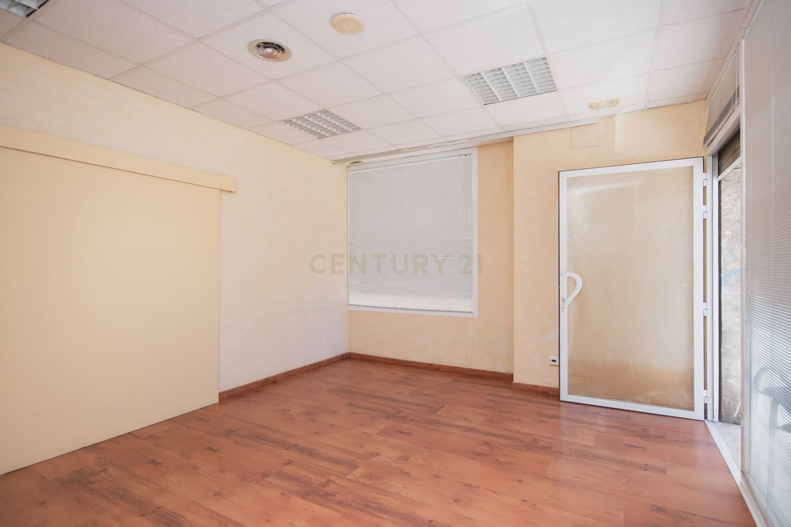 Commerciale in vendita in Alicante citta - 145.000 € (Rif: 9592261)