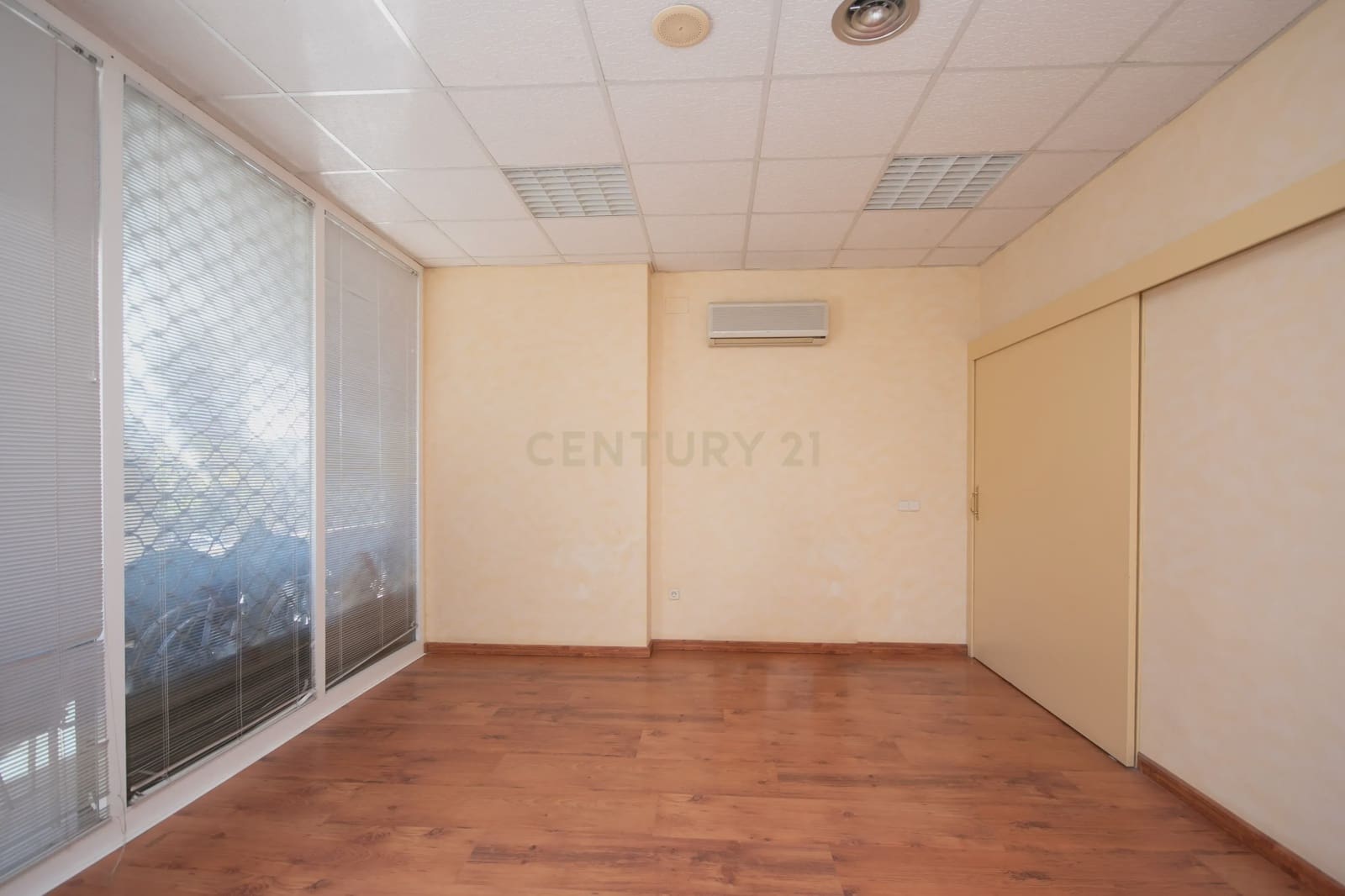Commerciale in vendita in Alicante citta - 145.000 € (Rif: 9592261)