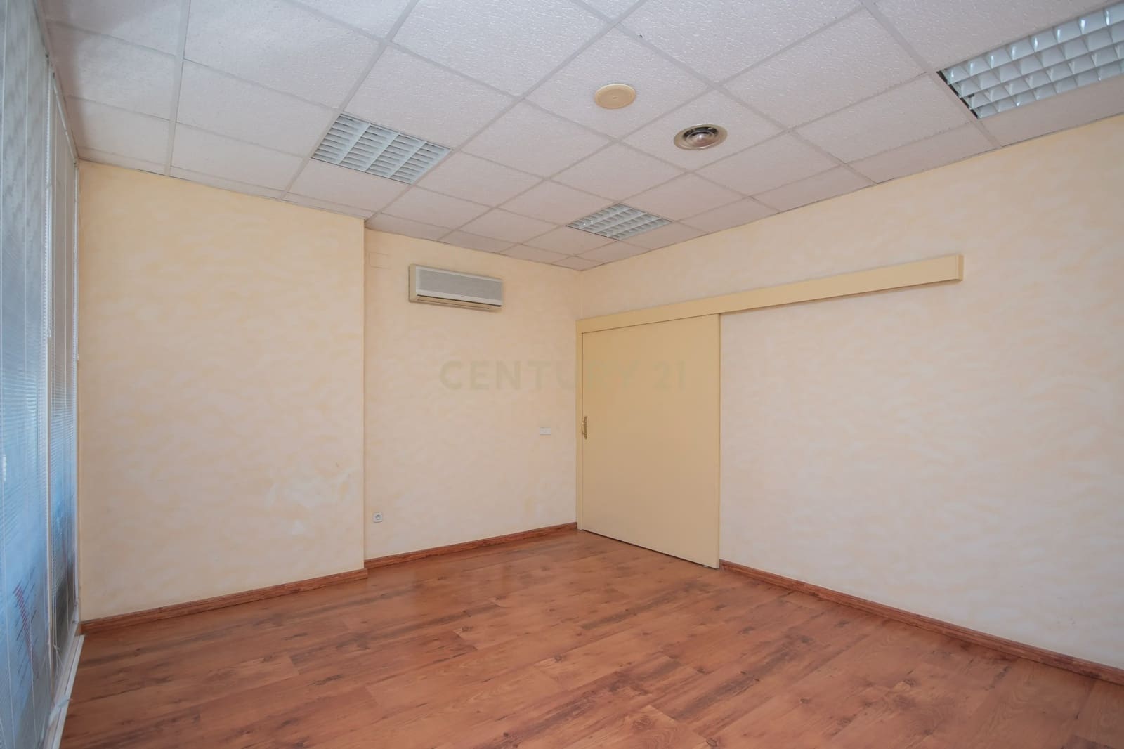 Commerciale in vendita in Alicante citta - 145.000 € (Rif: 9592261)