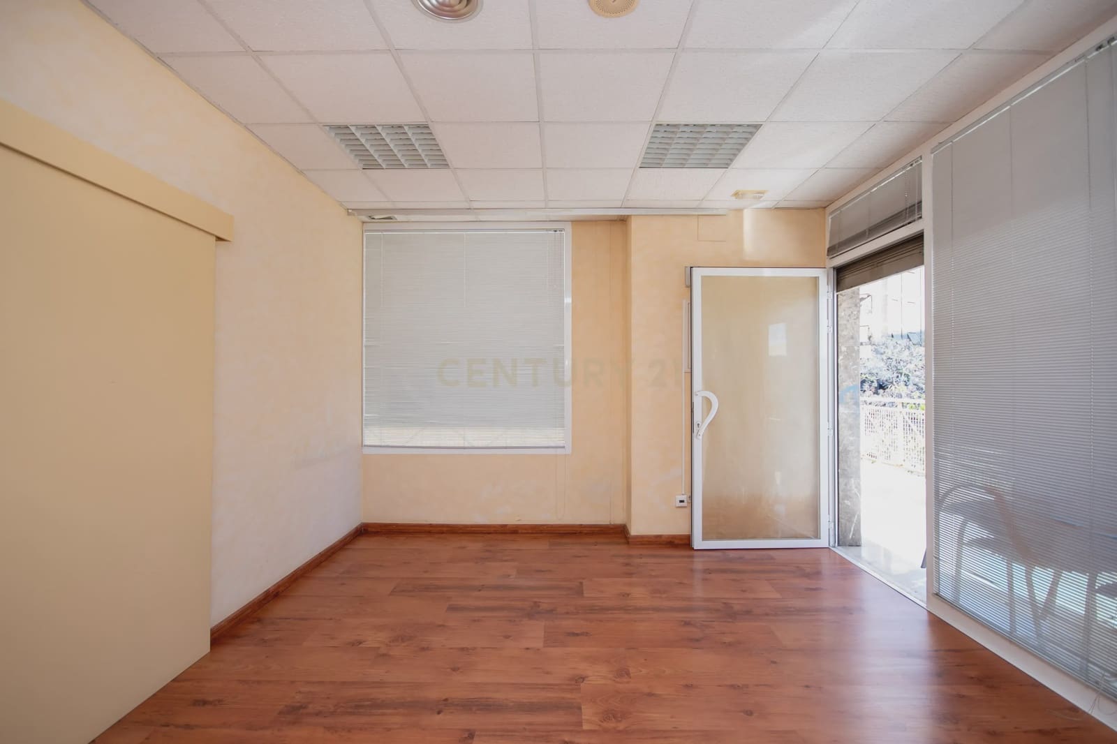 Commerciale in vendita in Alicante citta - 145.000 € (Rif: 9592261)