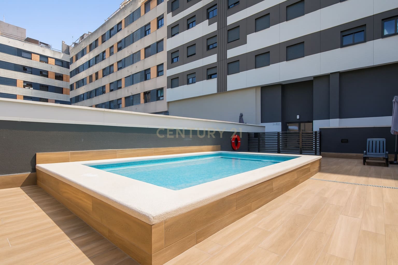 3 sovrum Lägenhet att hyra i Alicante stad med pool garage - 1 400 € (Ref: 9592279)