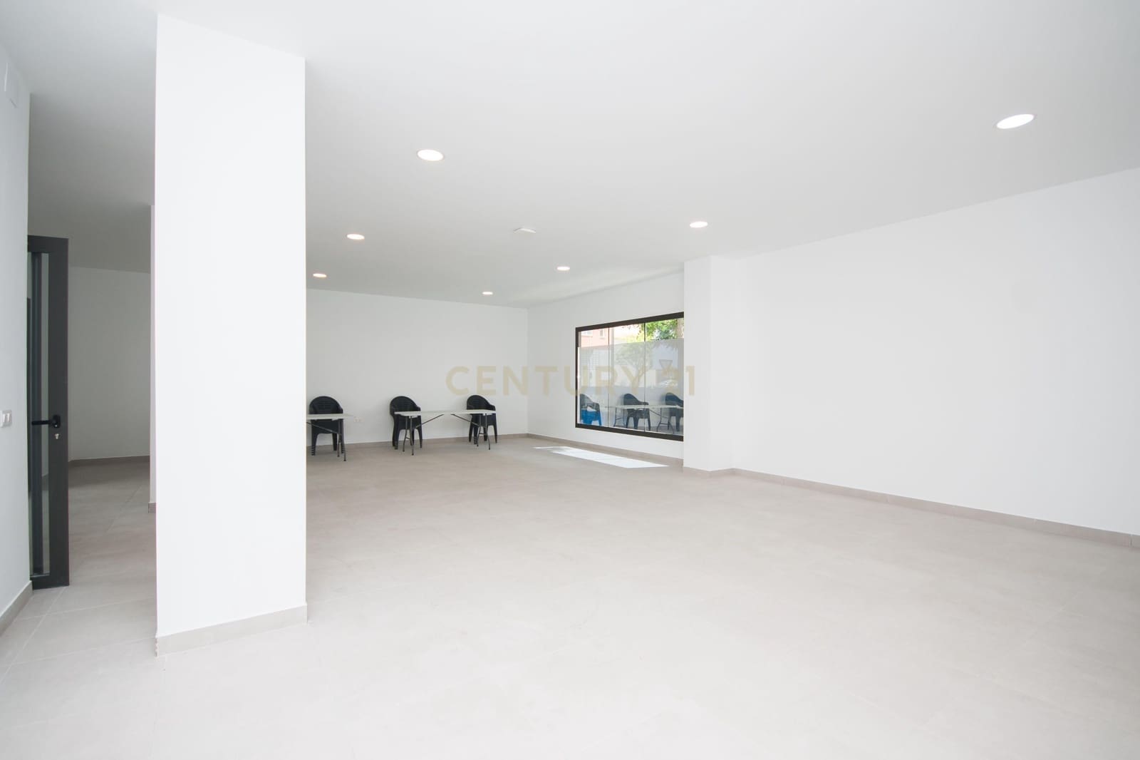 3 sovrum Lägenhet att hyra i Alicante stad med pool garage - 1 400 € (Ref: 9592279)