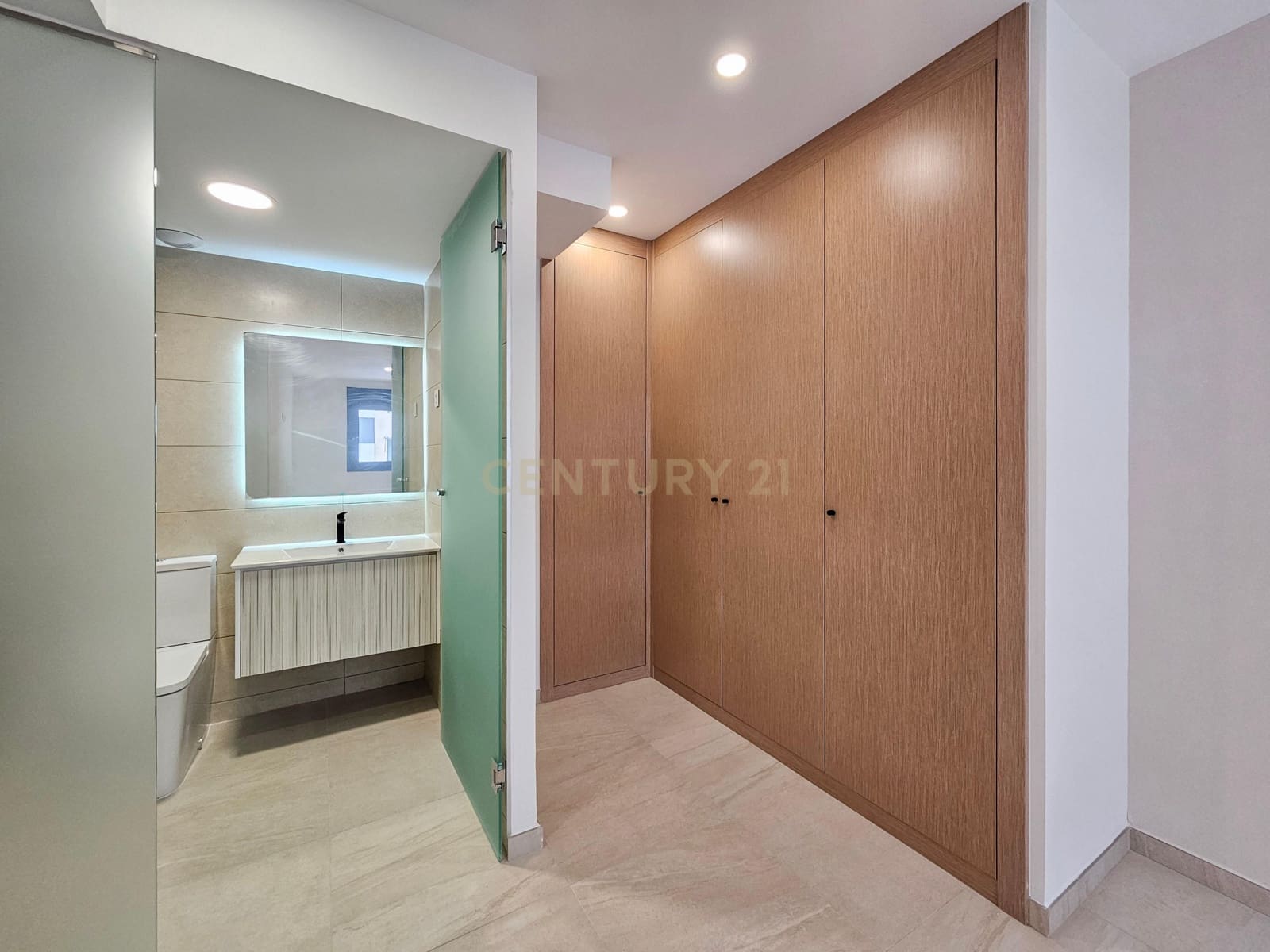 3 sovrum Lägenhet att hyra i Alicante stad med pool garage - 1 400 € (Ref: 9592279)