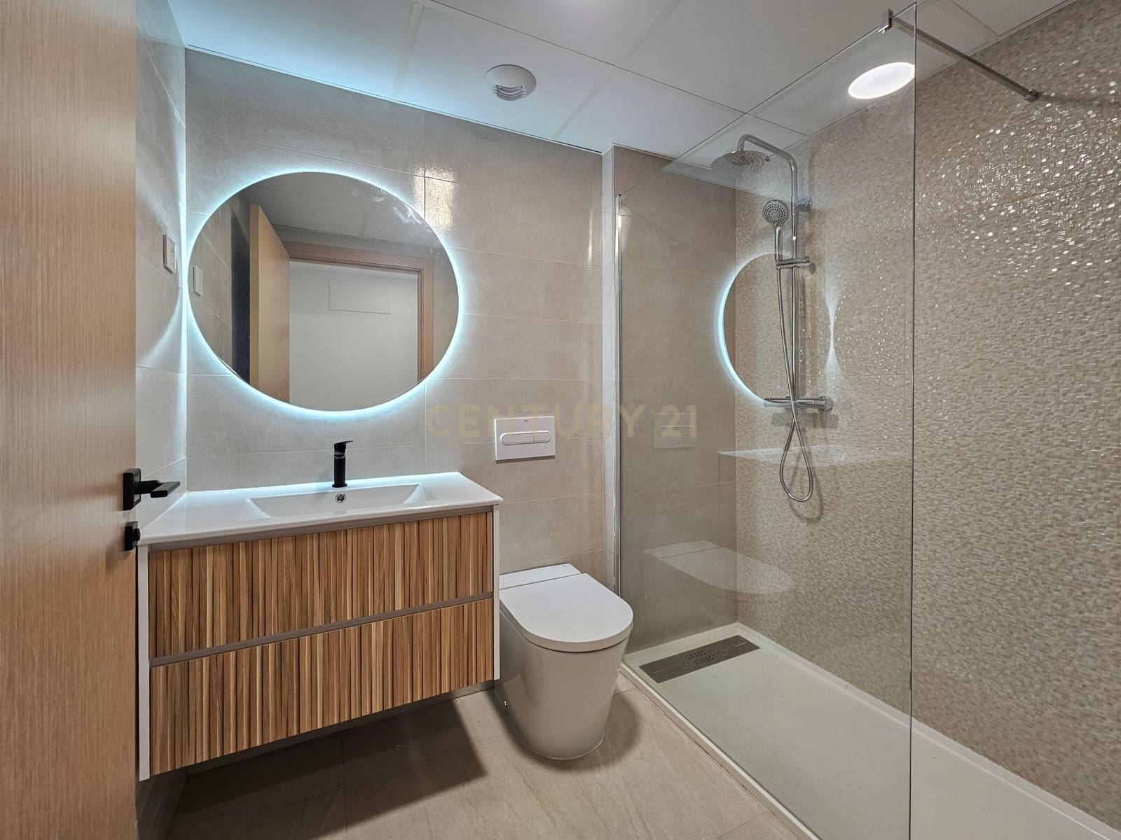 3 sovrum Lägenhet att hyra i Alicante stad med pool garage - 1 400 € (Ref: 9592279)