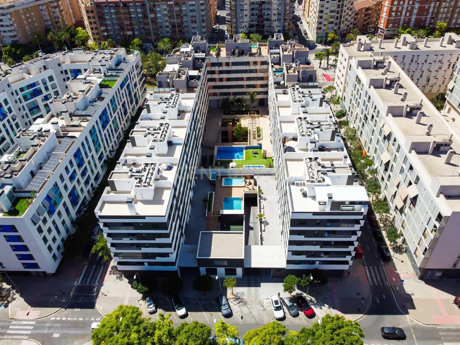 3 sovrum Lägenhet att hyra i Alicante stad med pool garage - 1 400 € (Ref: 9592279)