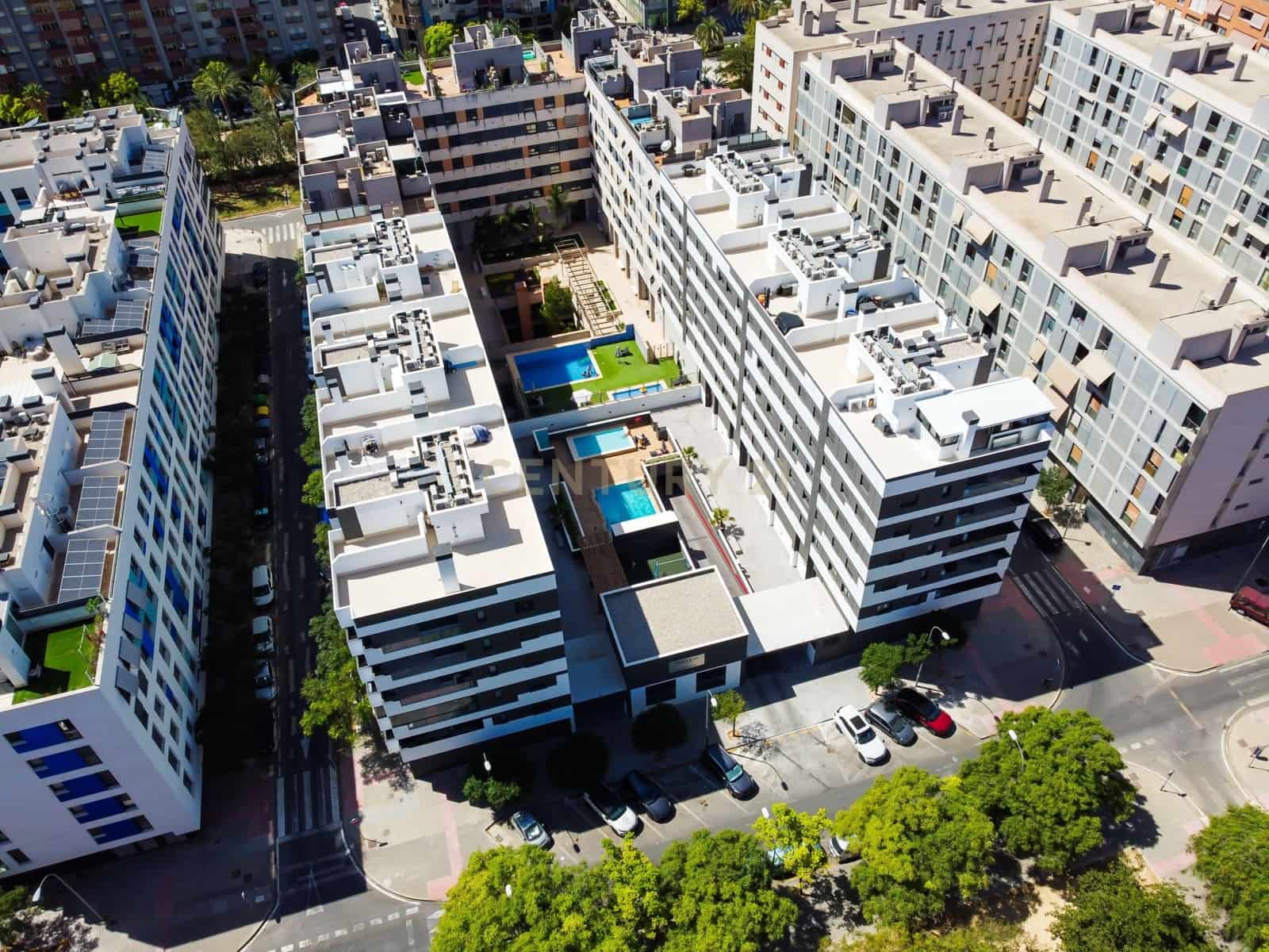 3 sovrum Lägenhet att hyra i Alicante stad med pool garage - 1 400 € (Ref: 9592279)