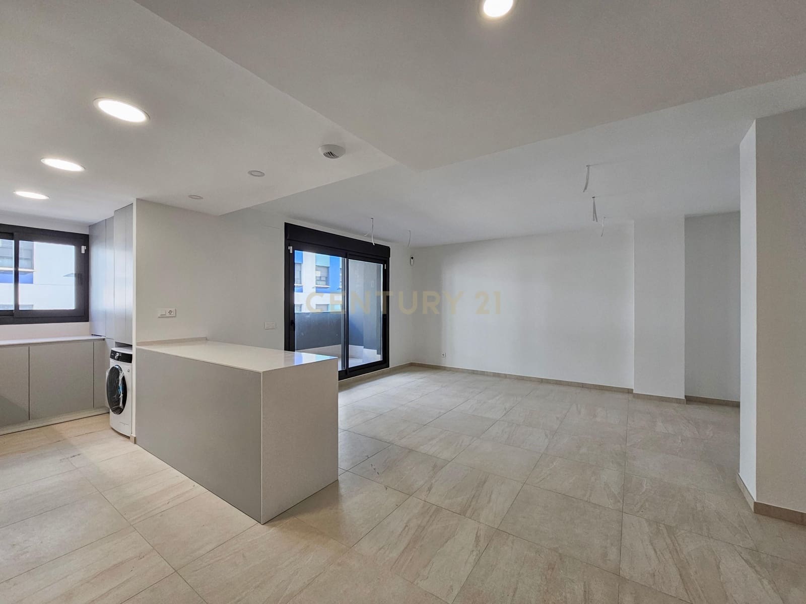 3 sovrum Lägenhet att hyra i Alicante stad med pool garage - 1 400 € (Ref: 9592279)