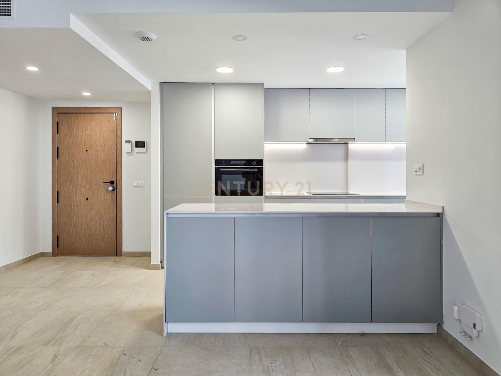 3 sovrum Lägenhet att hyra i Alicante stad med pool garage - 1 400 € (Ref: 9592279)