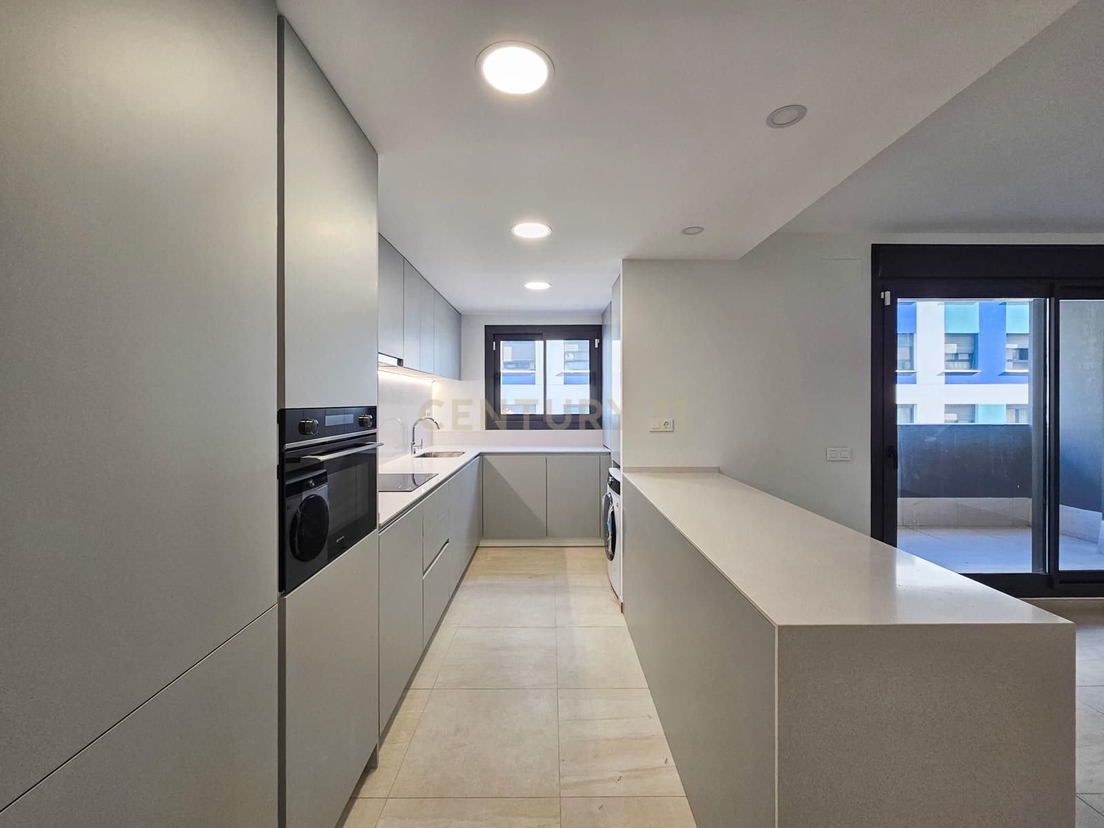 3 sovrum Lägenhet att hyra i Alicante stad med pool garage - 1 400 € (Ref: 9592279)