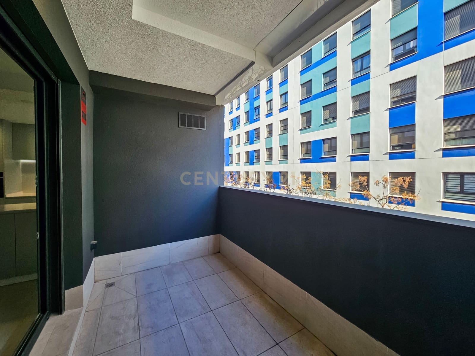 3 sovrum Lägenhet att hyra i Alicante stad med pool garage - 1 400 € (Ref: 9592279)