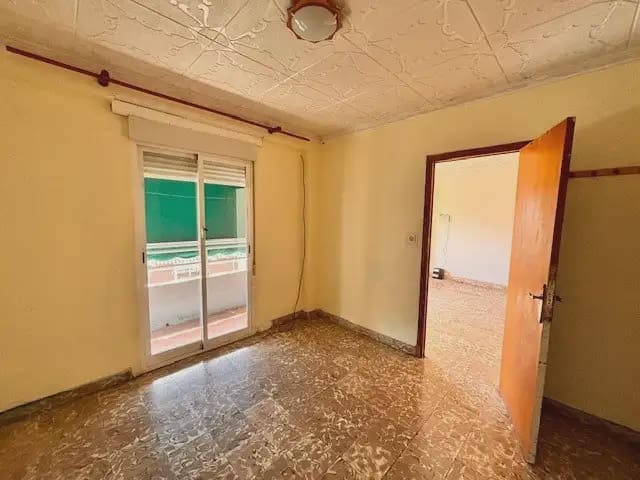 3 bedroom Apartment for sale in Elda - € 60,000 (Ref: 9592285)