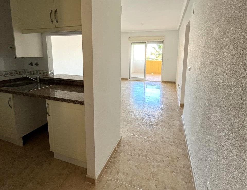 2 sypialnia Apartament przy plaży na sprzedaż w Torrevieja - 145 000 € (Ref: 9669731)