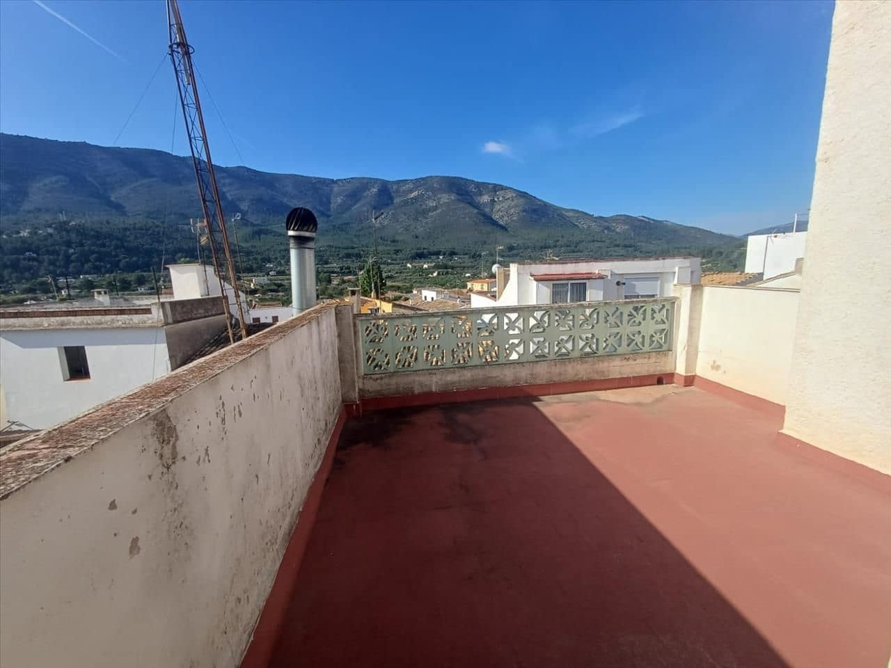 4 bedroom Villa for sale in Parcent - € 132,000 (Ref: 9731754)