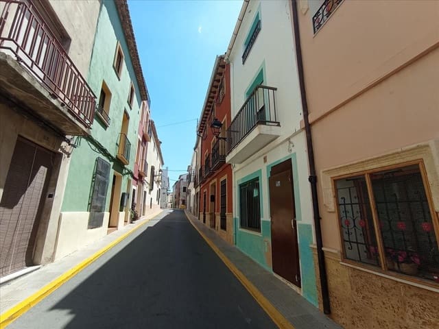 Chalet de 4 habitaciones en Parcent en venta - 132.000 € (Ref: 9731754)