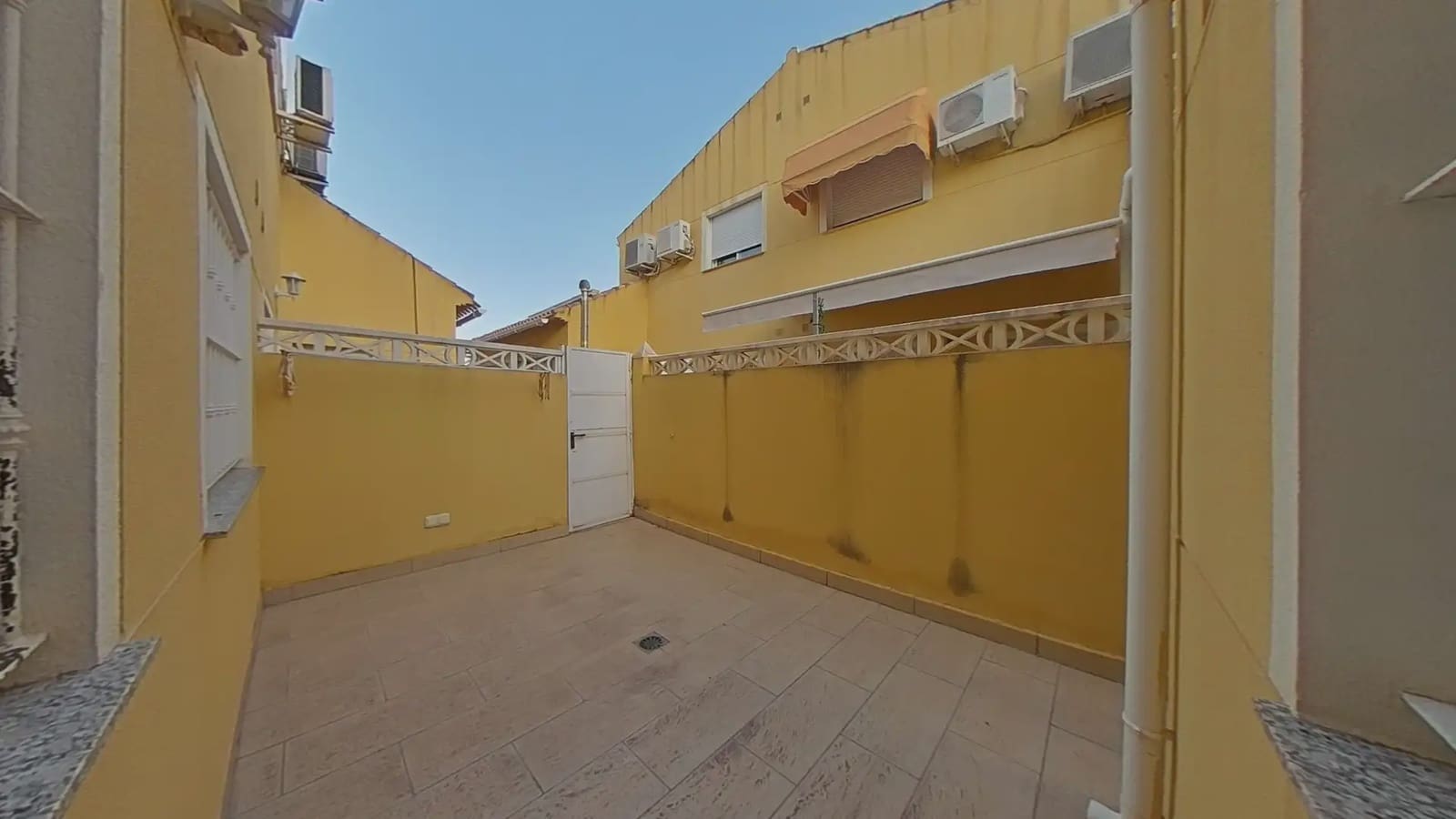 2 bedroom Villa for sale in Finestrat with garage - € 335,000 (Ref: 9743199)