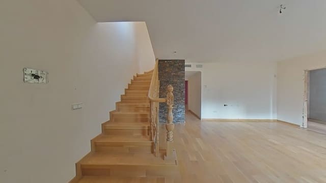 2 slaapkamer Villa te koop in Cala de Finestrat, Finestrat met garage - € 335.000 (Ref: 9743199)