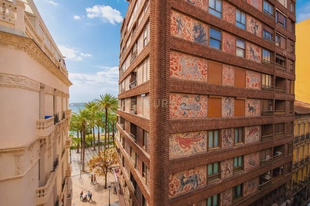 4 soveværelse Lejlighed til salg i Casco Antiguo - Sant Cruz - Ayuntamiento, Alicante by - € 795.000 (Ref: 9848237)