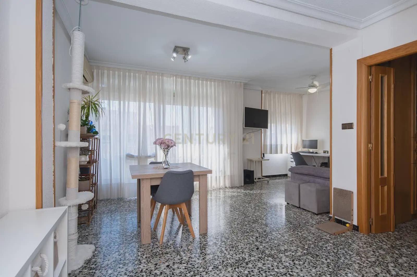 2 soveværelse Lejlighed til salg i Alicante by med garage - € 229.000 (Ref: 9848239)