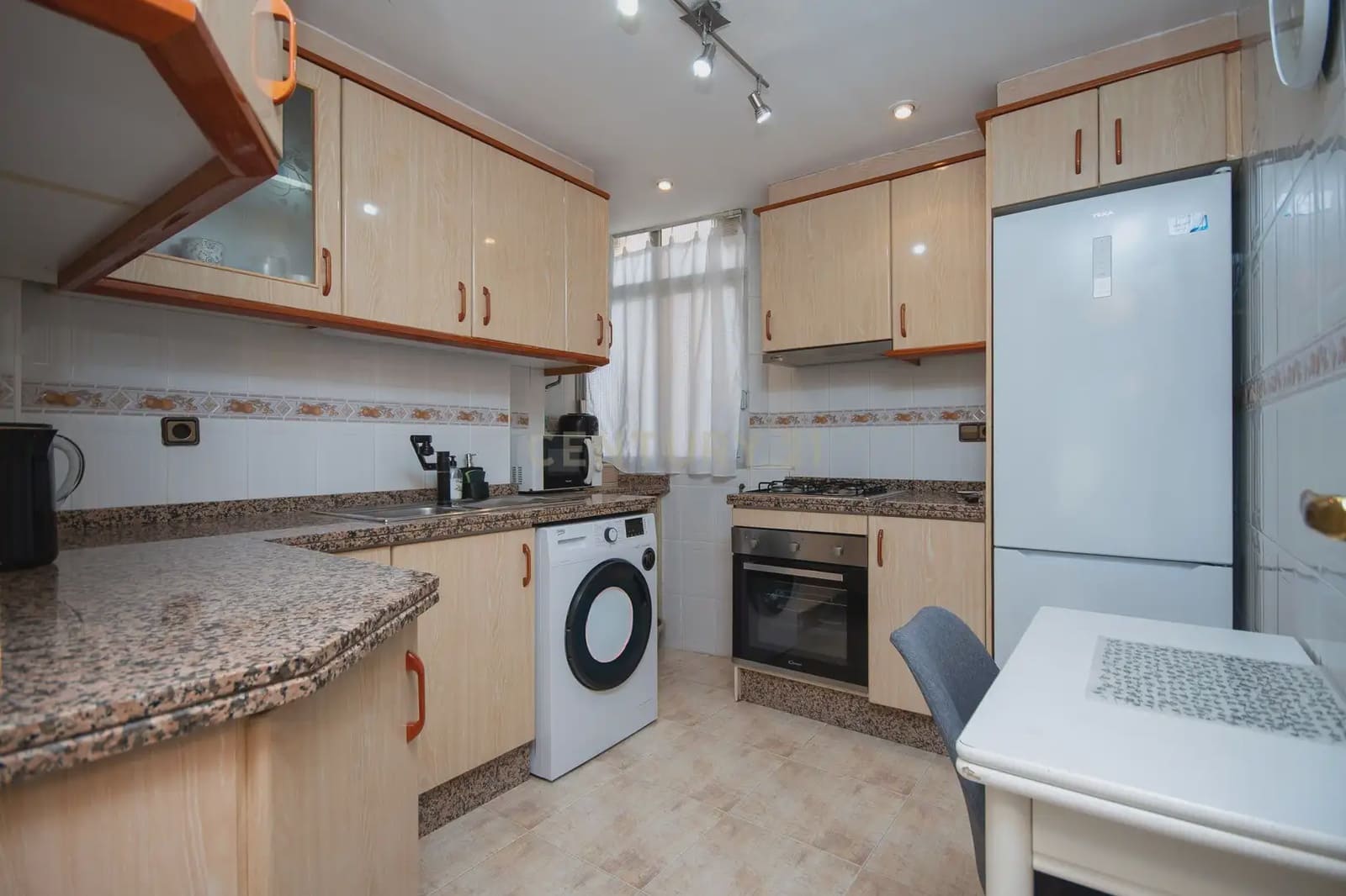 2 soveværelse Lejlighed til salg i Alicante by med garage - € 229.000 (Ref: 9848239)