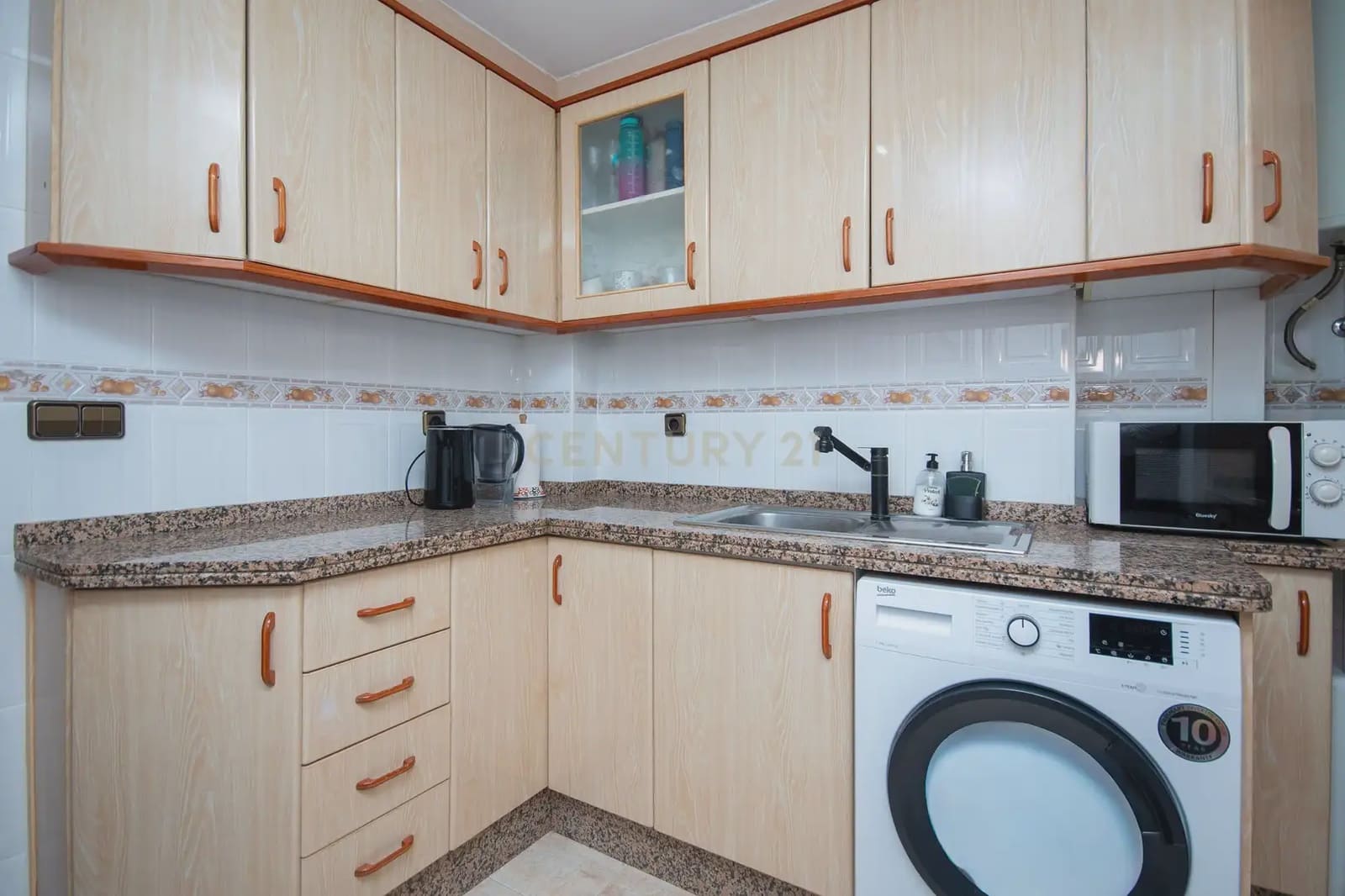2 soveværelse Lejlighed til salg i Alicante by med garage - € 229.000 (Ref: 9848239)