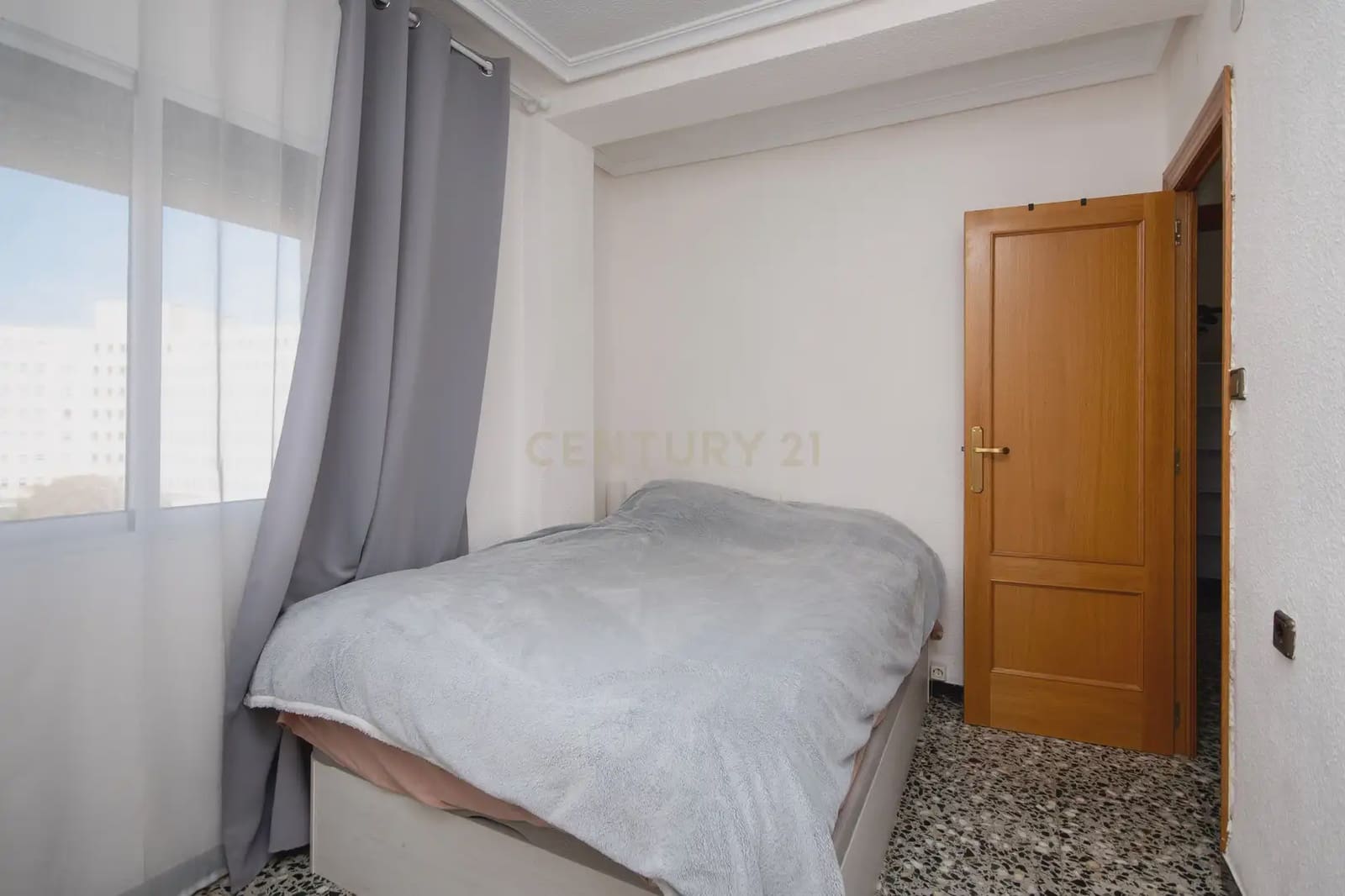 2 soveværelse Lejlighed til salg i Alicante by med garage - € 229.000 (Ref: 9848239)