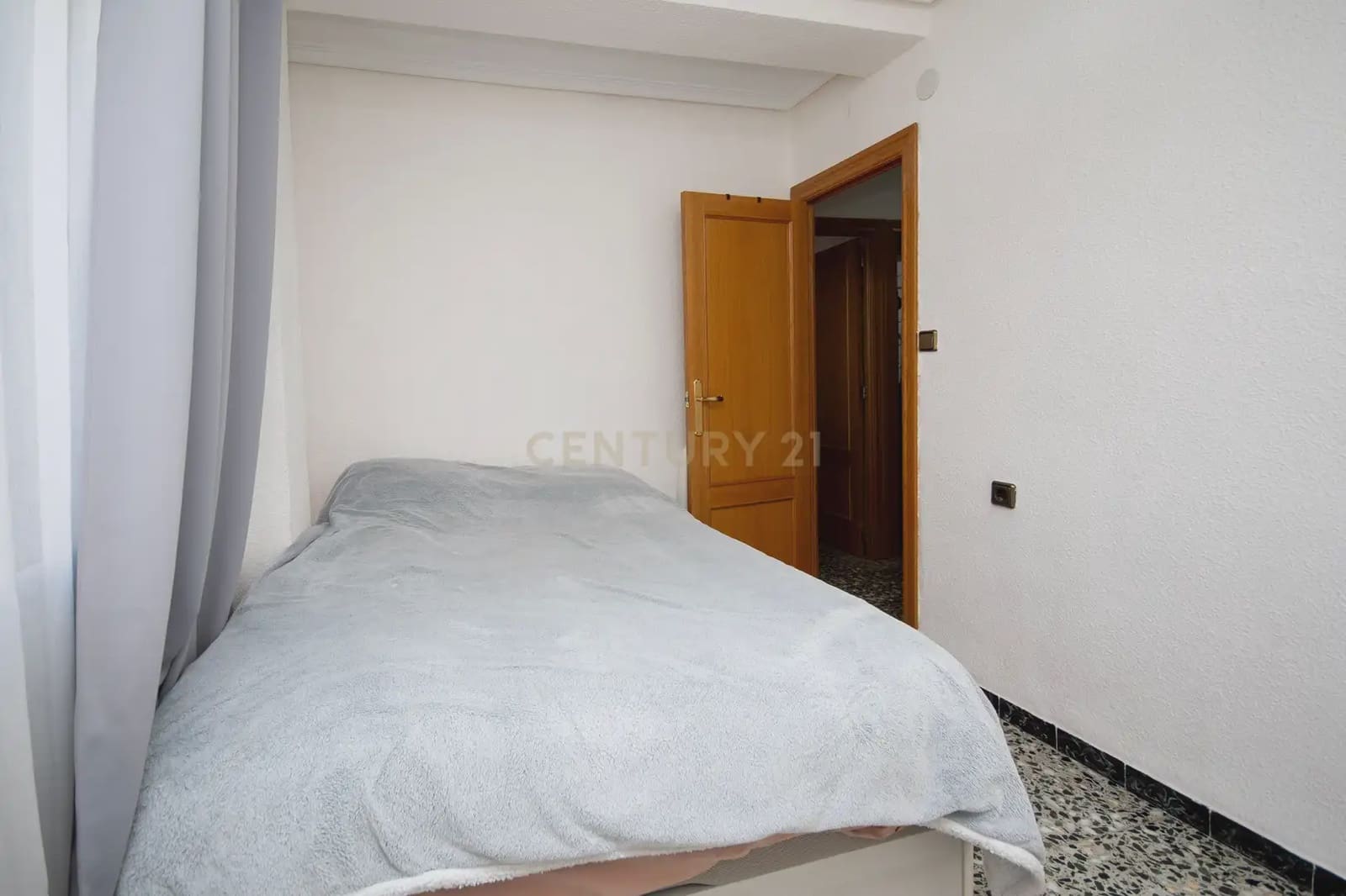 2 soveværelse Lejlighed til salg i Alicante by med garage - € 229.000 (Ref: 9848239)