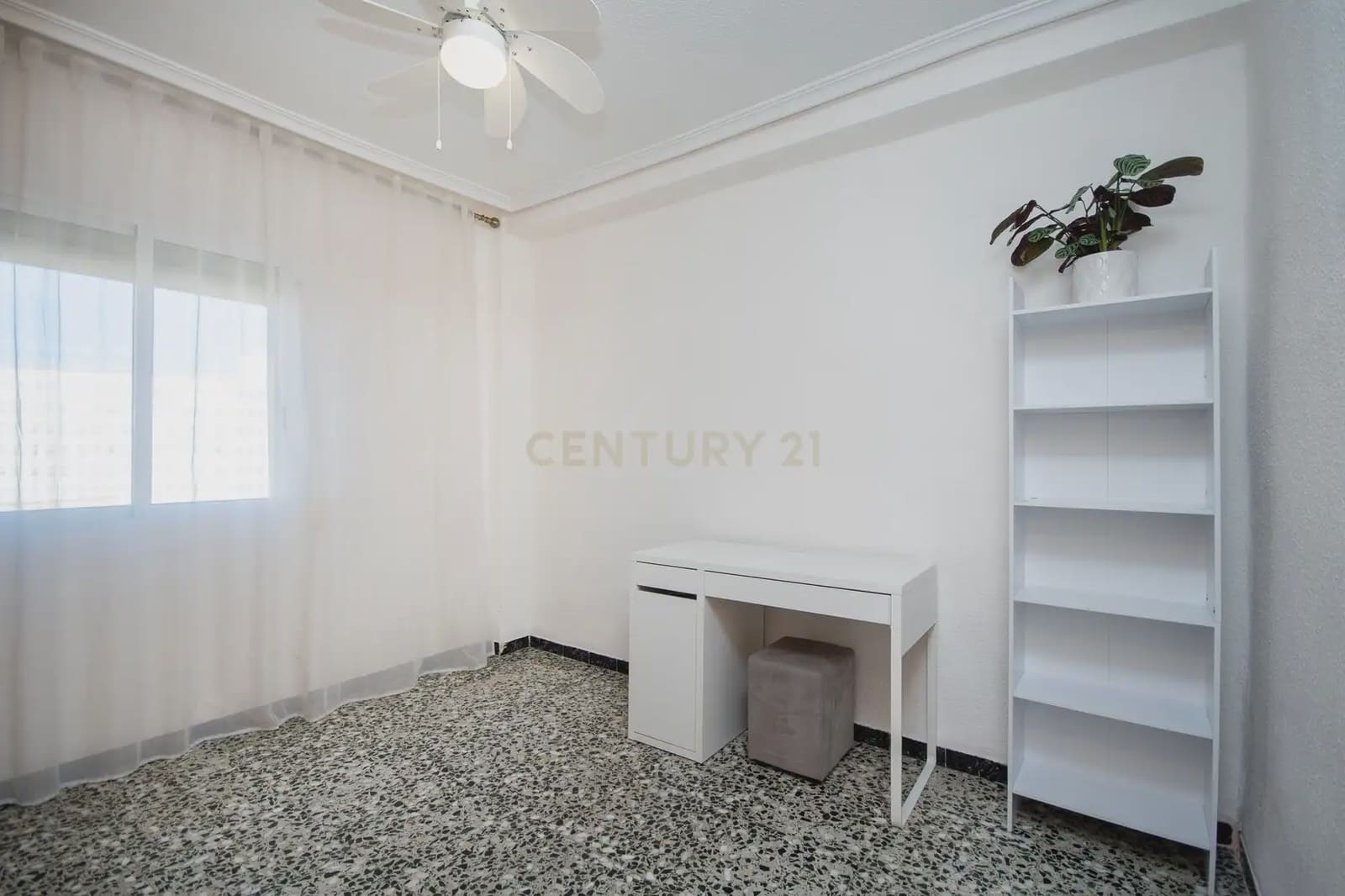 2 soveværelse Lejlighed til salg i Alicante by med garage - € 229.000 (Ref: 9848239)